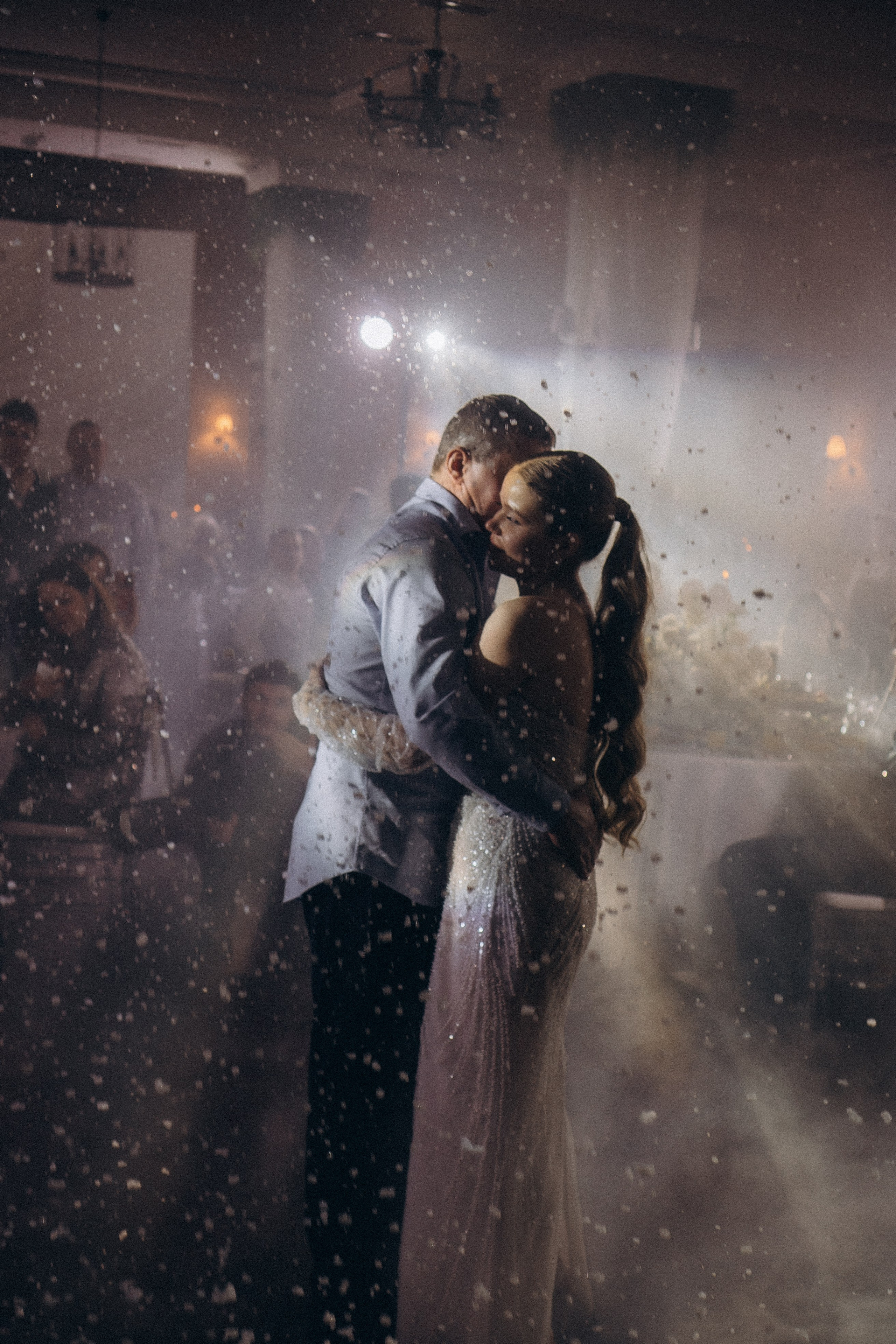 СВАДЕБНАЯ СЬЕМКА СБОРОВ В ОТЕЛЕ И ВЫЕЗД НА ЦЕРЕМОНИЮ (СНЯТО В СИБИРЕ В НИЖНЕВАРТОВСКЕ). Профессиональный фотограф, Санкт-Петербург — Виктория Богомолова