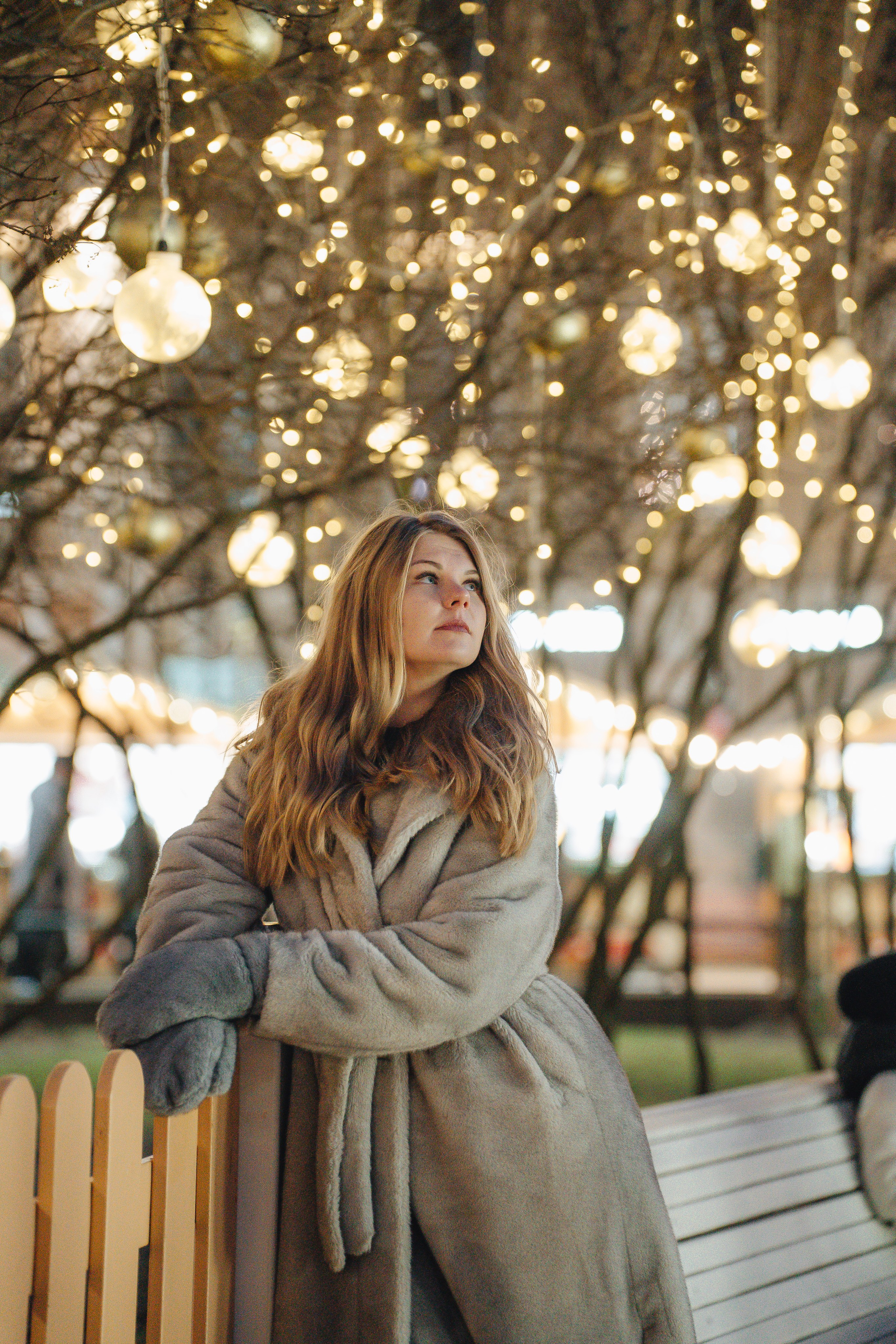 ПРОГУЛКА НА МАНЕЖНОЙ ПЛОЩАДИ ДЛЯ ДЕВУШКИ ПЕРЕД НОВЫМ ГОДОМ (НОВОГОДНЯЯ ФОТОСЕССИИЯ НА МАНЕЖНОЙ ПЛОЩАДИ). Профессиональный фотограф, Санкт-Петербург — Виктория Богомолова