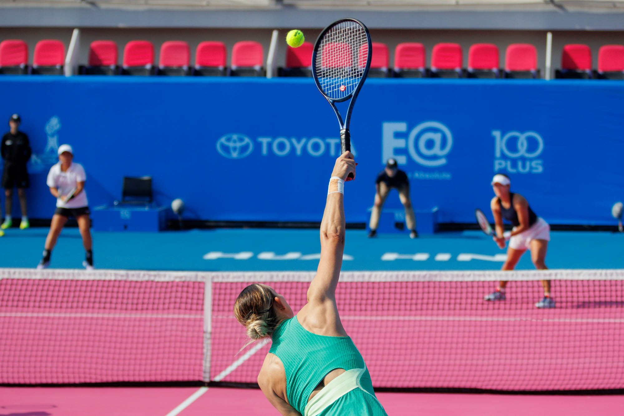 Спортивный фотограф Сергей Иванов — подача в теннисе