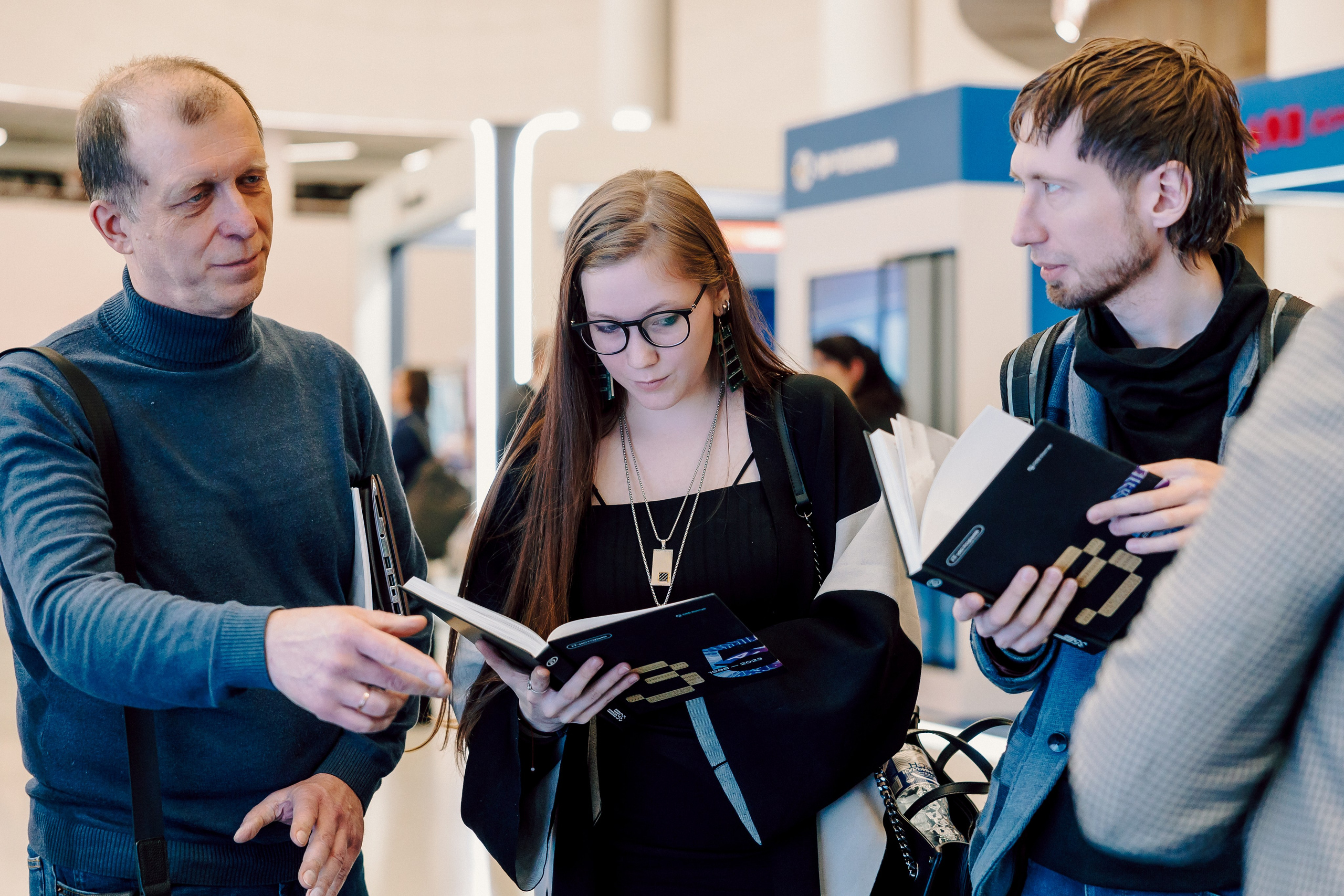 СКБ Контур — Форум будущего — Деловая программа. Лёшка Варзегов — фотограф