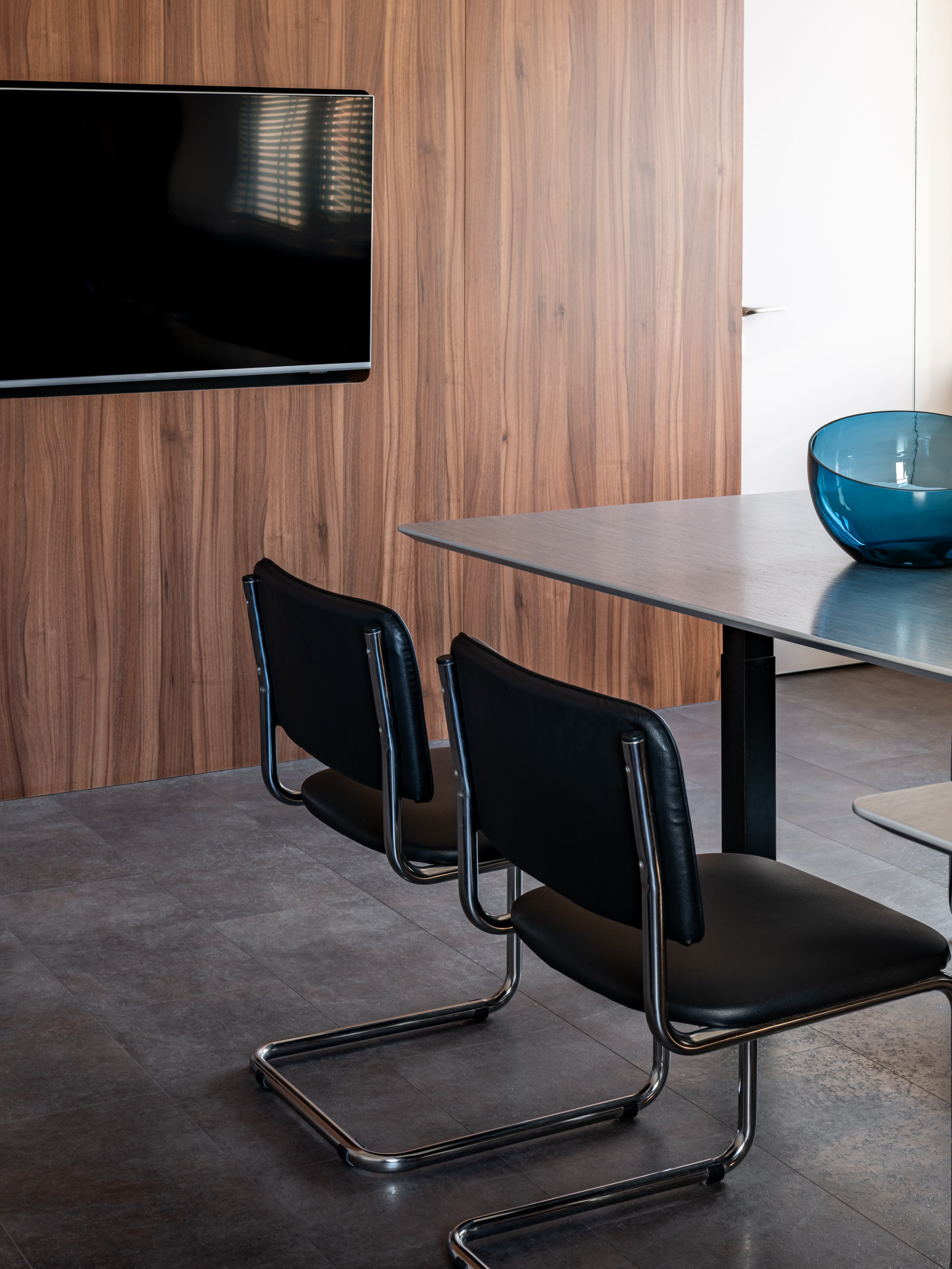 Дизайн интерьера офиса строительной компании в Екатеринбурге. Интерьерный фотограф. Фотограф архитектуры