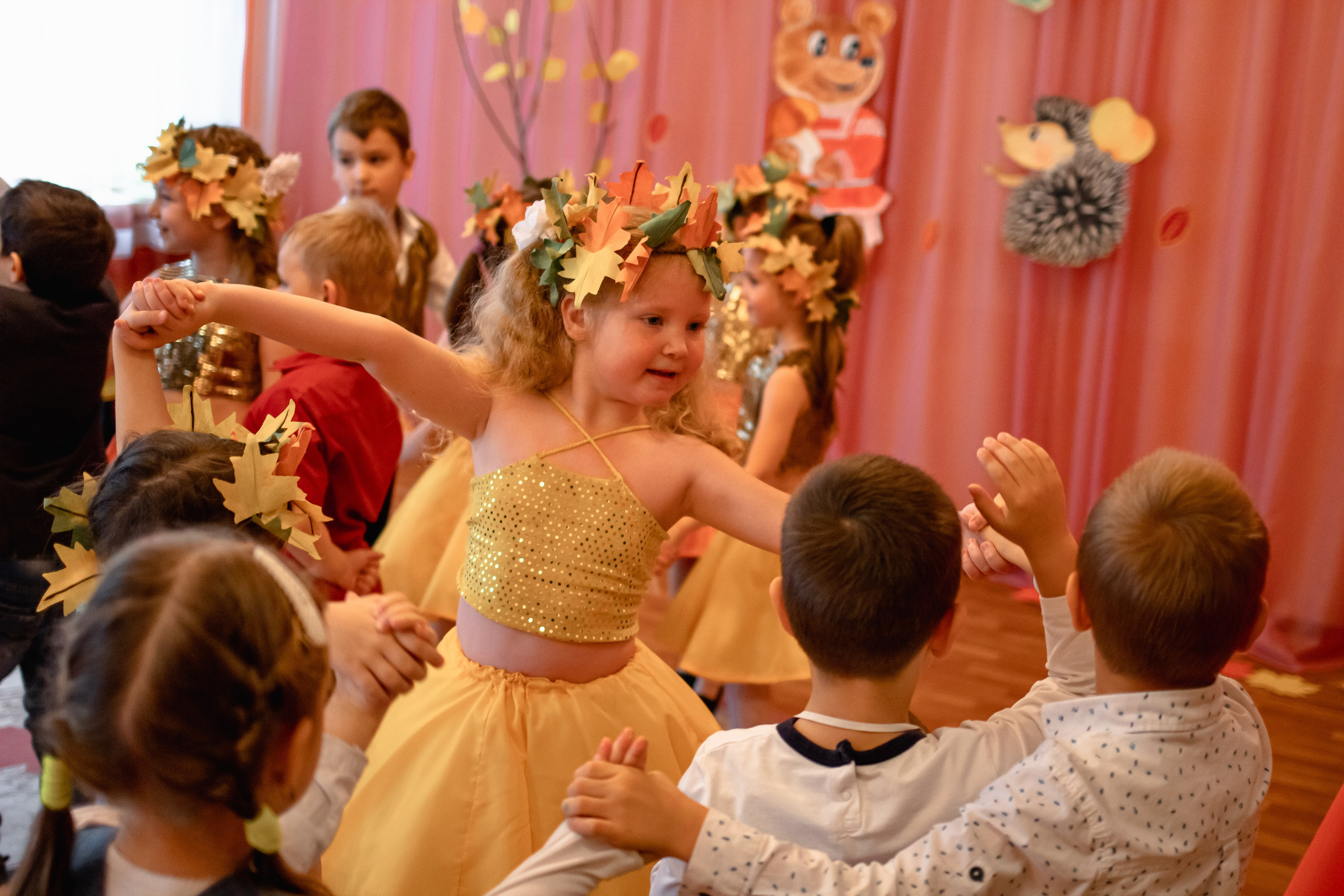Осенний праздник в детском саду. Маргарита. Семейный фотограф в Минске Приболовец Светлана