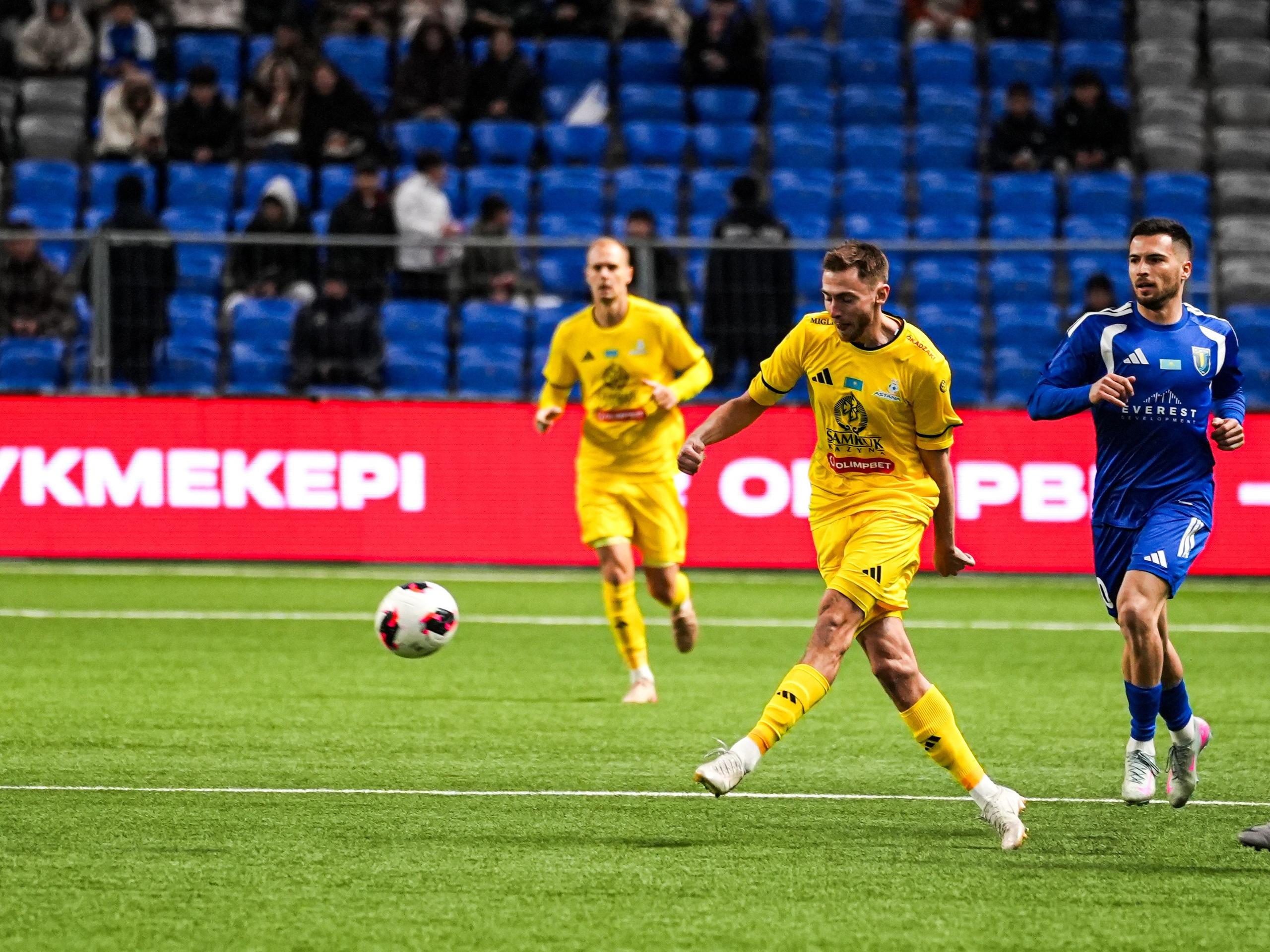 FC ASTANA. Здравствуйте Меня зовут Берден Ансар, Я профессиональный фотограф