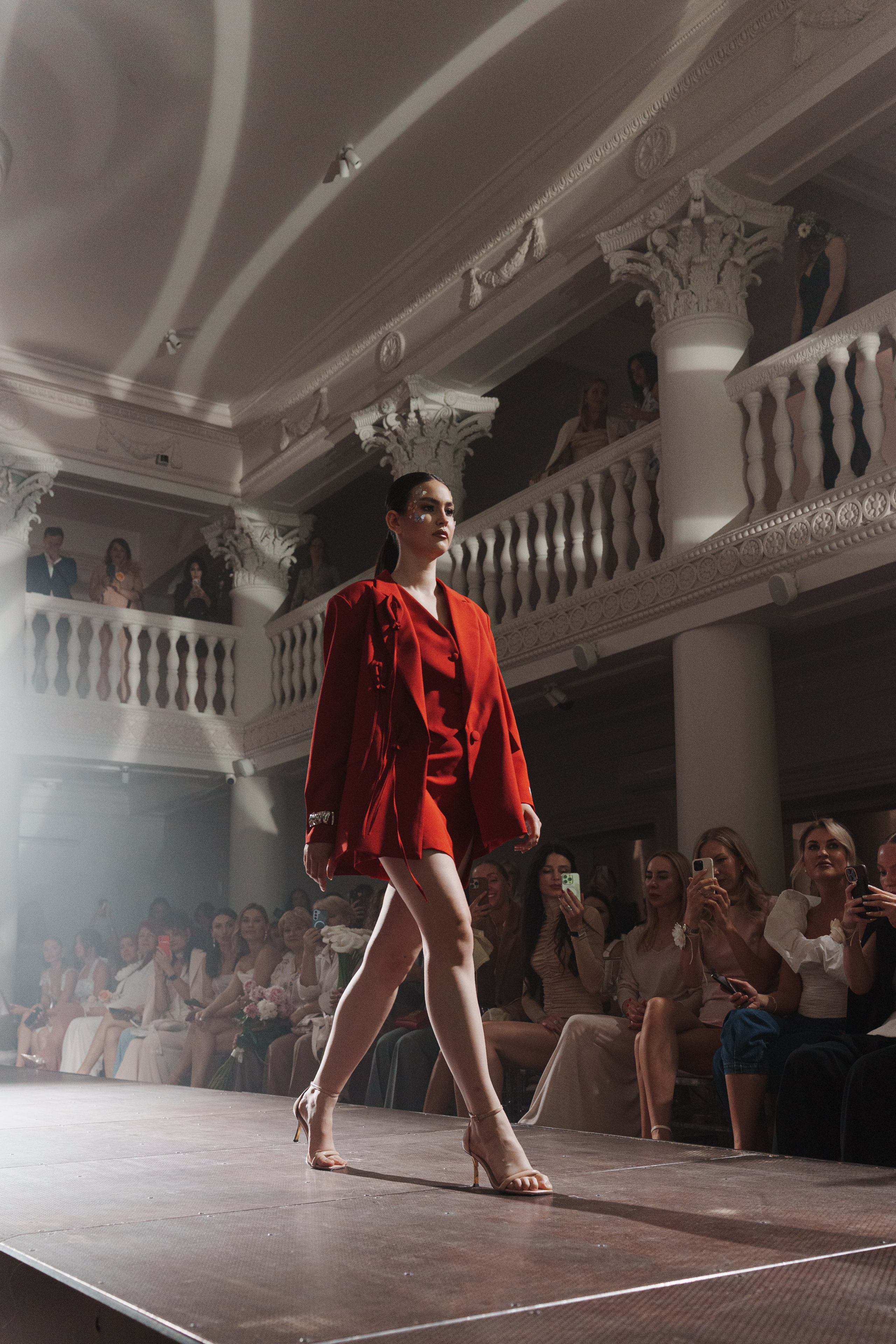 Репортаж |Модный показ Flower Inspiration |. Репортажный фотограф в Калининграде Екатерина Суханова