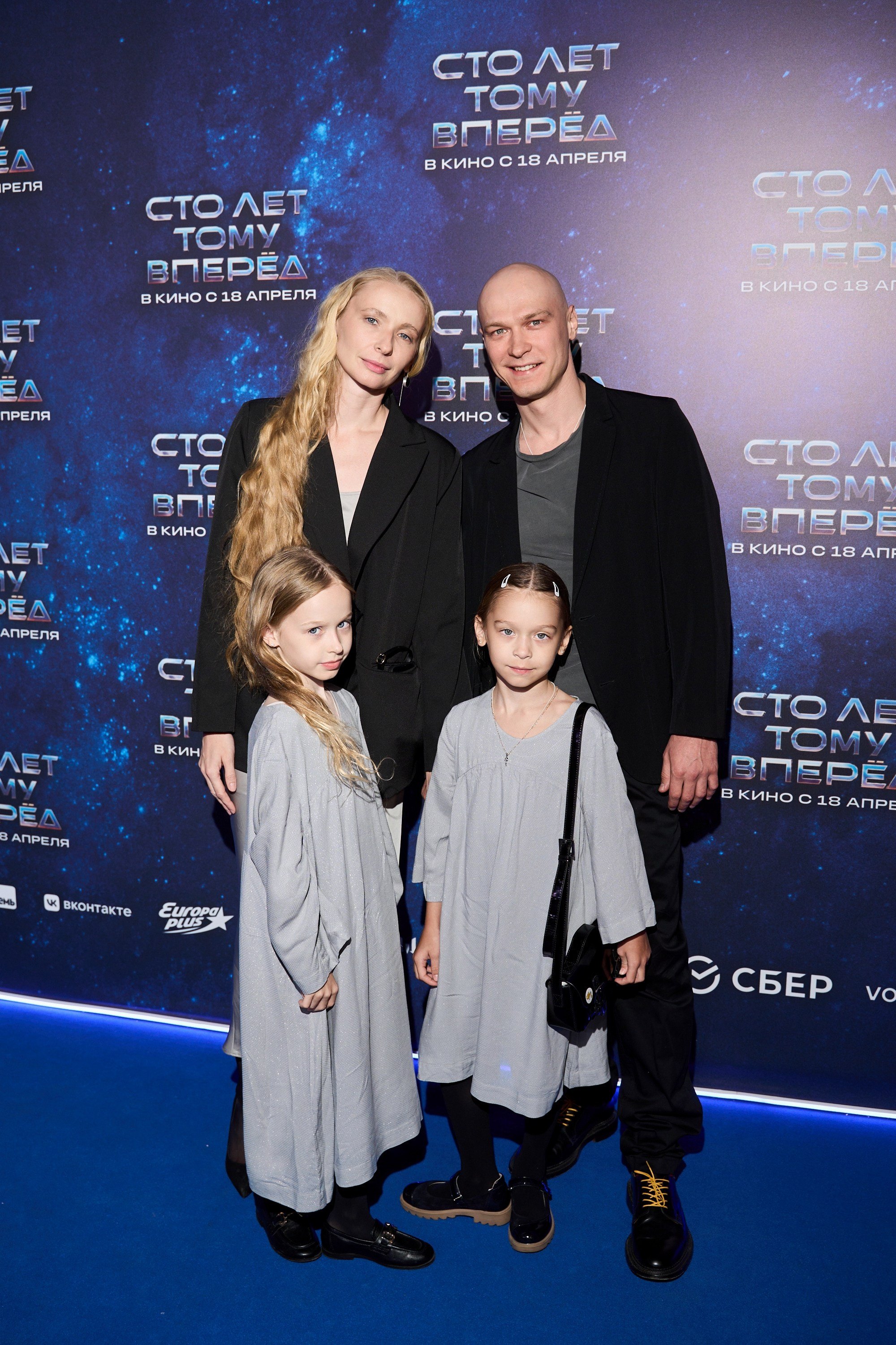 Светская хроника. Антон Чигляков -   профессиональный фотограф