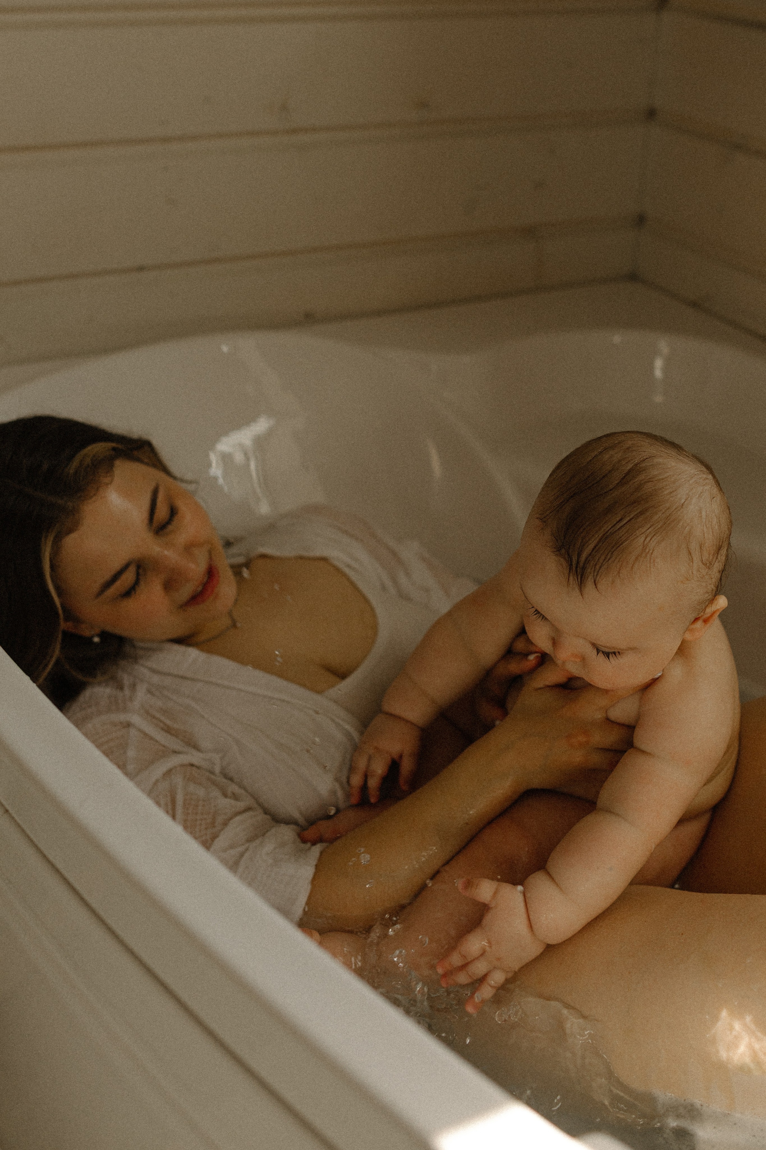 Яна и Тимофей. Домашняя съёмка. Семейный фотограф Тихвин, Санкт-Петербург и ЛО