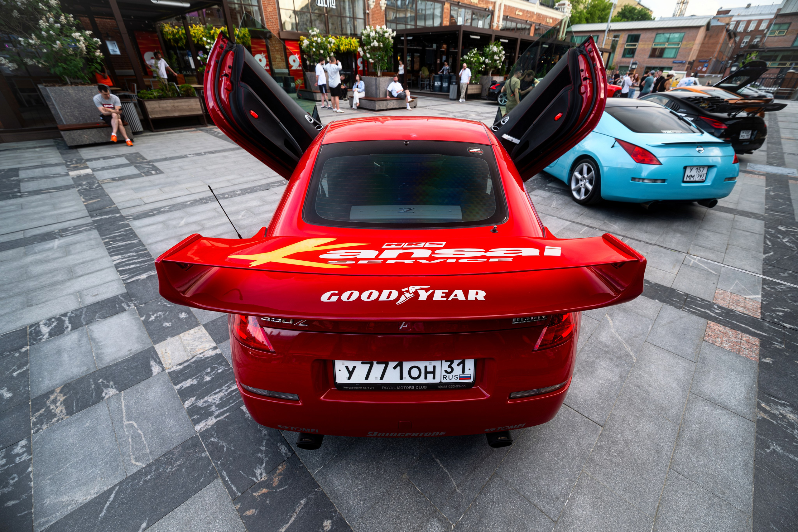 Автовыставка Nissan Z. Malenkyia