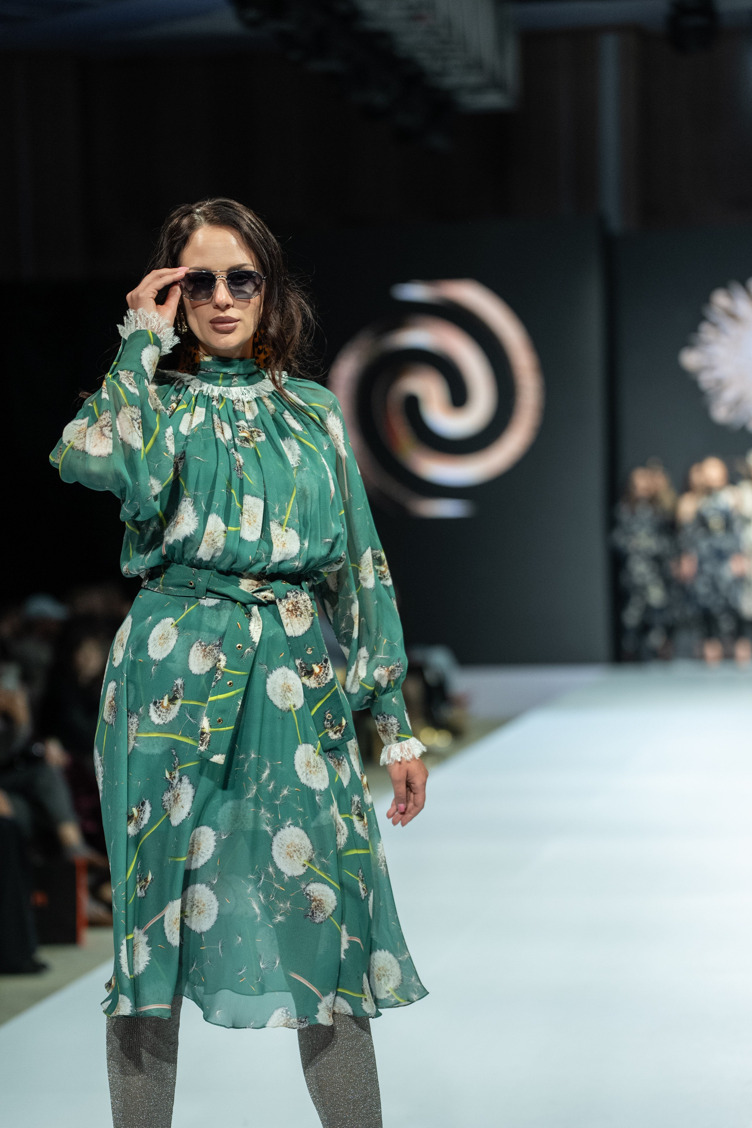 EURASIAN FASHION WEEK Sun Sergio. Сайт Алматинского НЮ АРТ, будуар и фэшн фотографа Дениса Карпенко