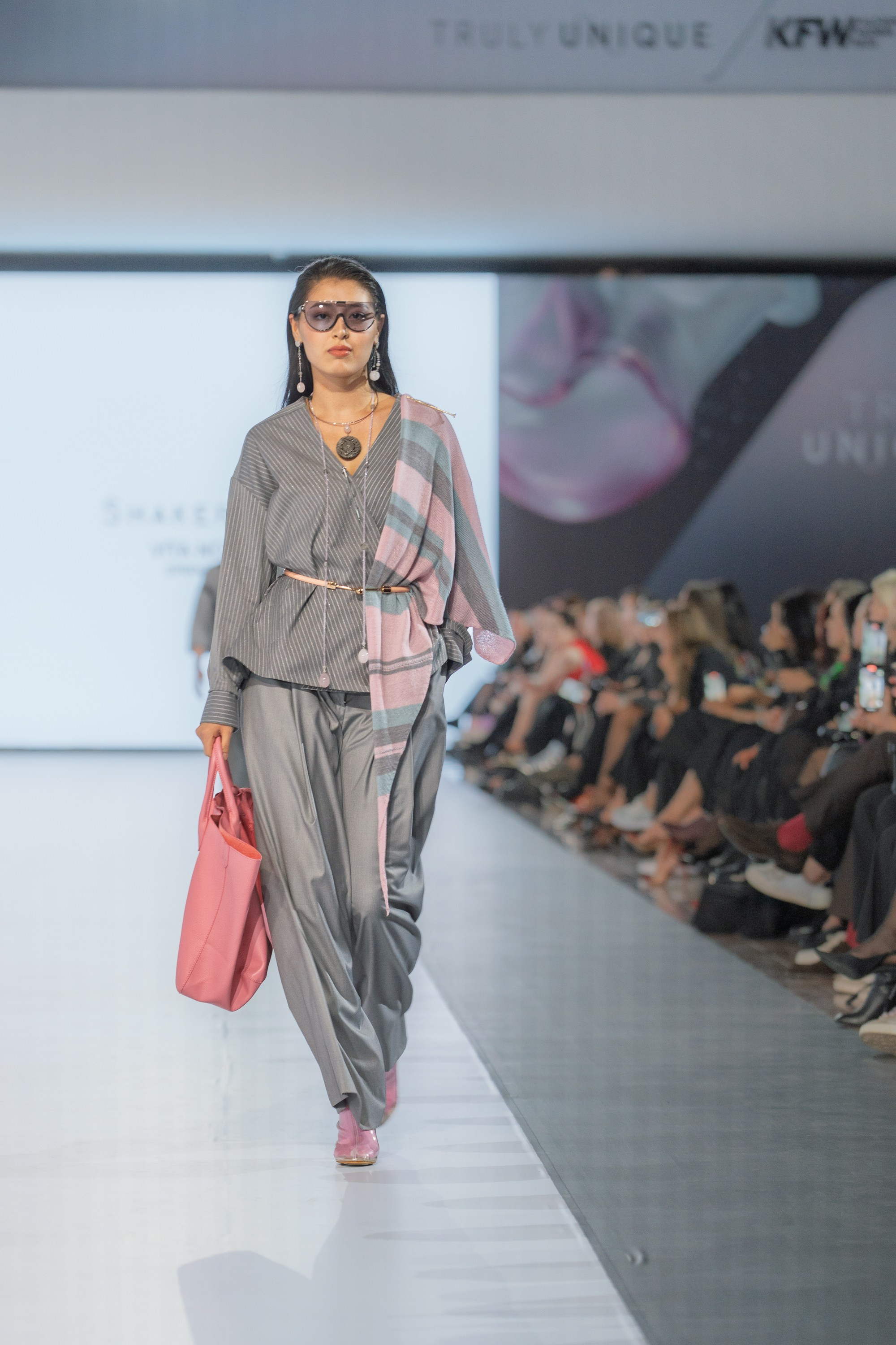 Shakerbay Vita Nova. Сайт Алматинского НЮ АРТ, будуар и фэшн фотографа Дениса Карпенко