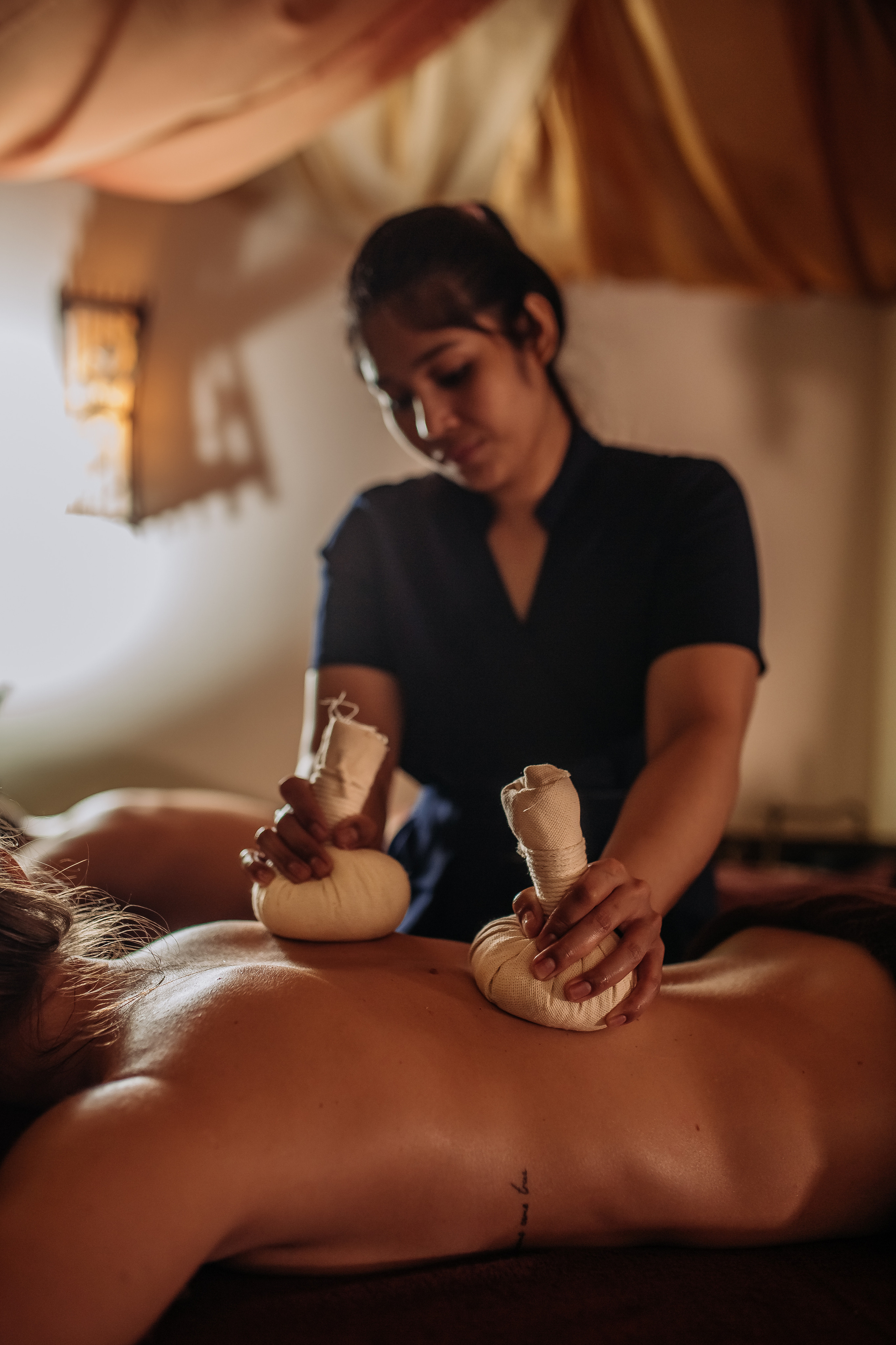 Контент Массаж. Темная тема. ФОТО ВИДЕО ПРОДАКШН Санкт-Петербург Москва фотограф Мария Хрусталева