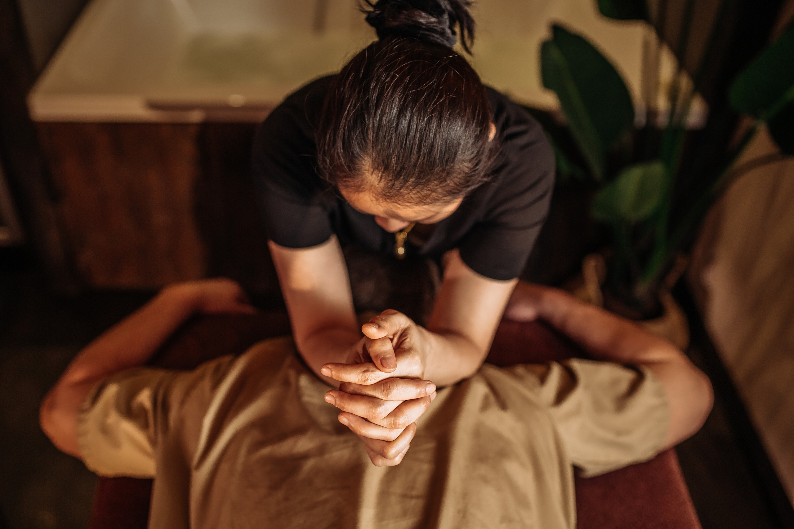 Контент Массаж. Темная тема. ФОТО ВИДЕО ПРОДАКШН Санкт-Петербург Москва фотограф Мария Хрусталева