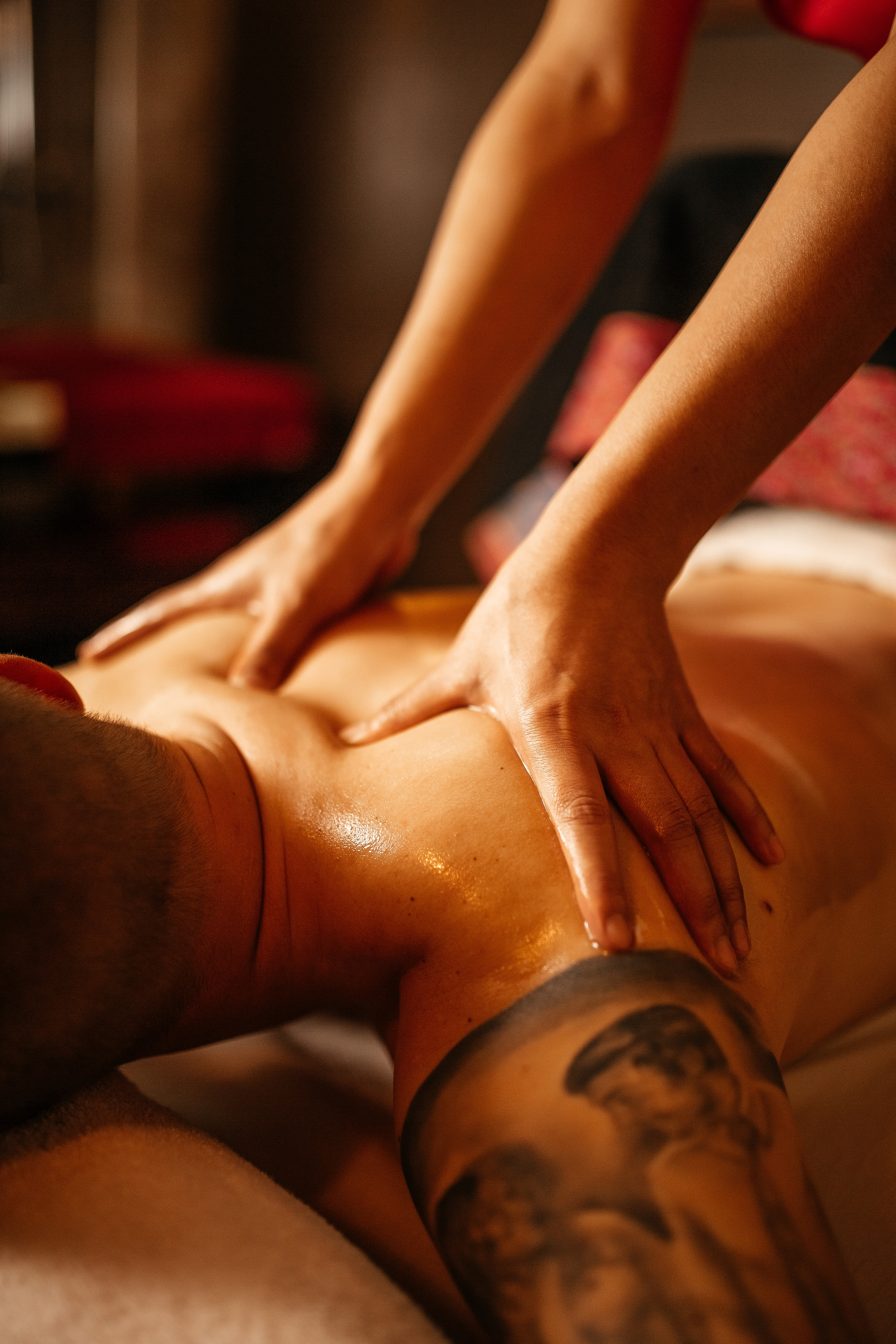 Массаж для мужчин. ФОТО ВИДЕО ПРОДАКШН Санкт-Петербург Москва фотограф Мария Хрусталева