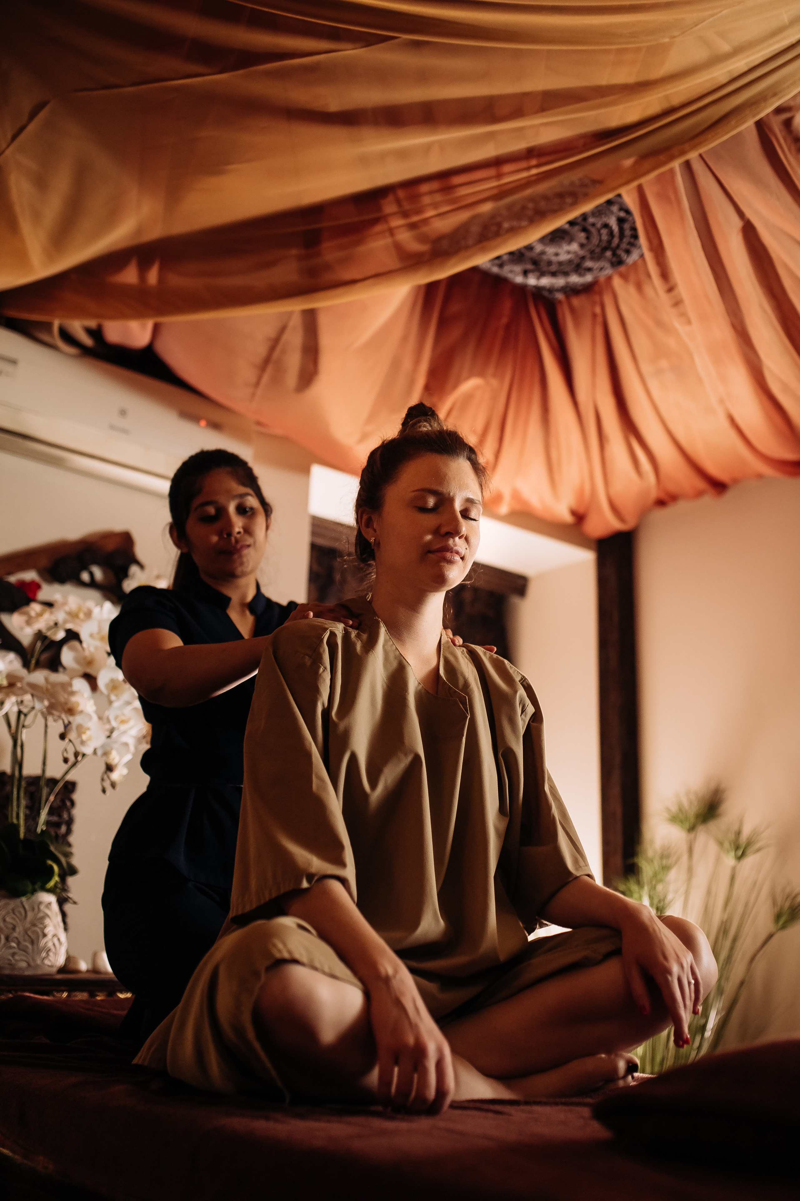 Контент Массаж. Темная тема. ФОТО ВИДЕО ПРОДАКШН Санкт-Петербург Москва фотограф Мария Хрусталева