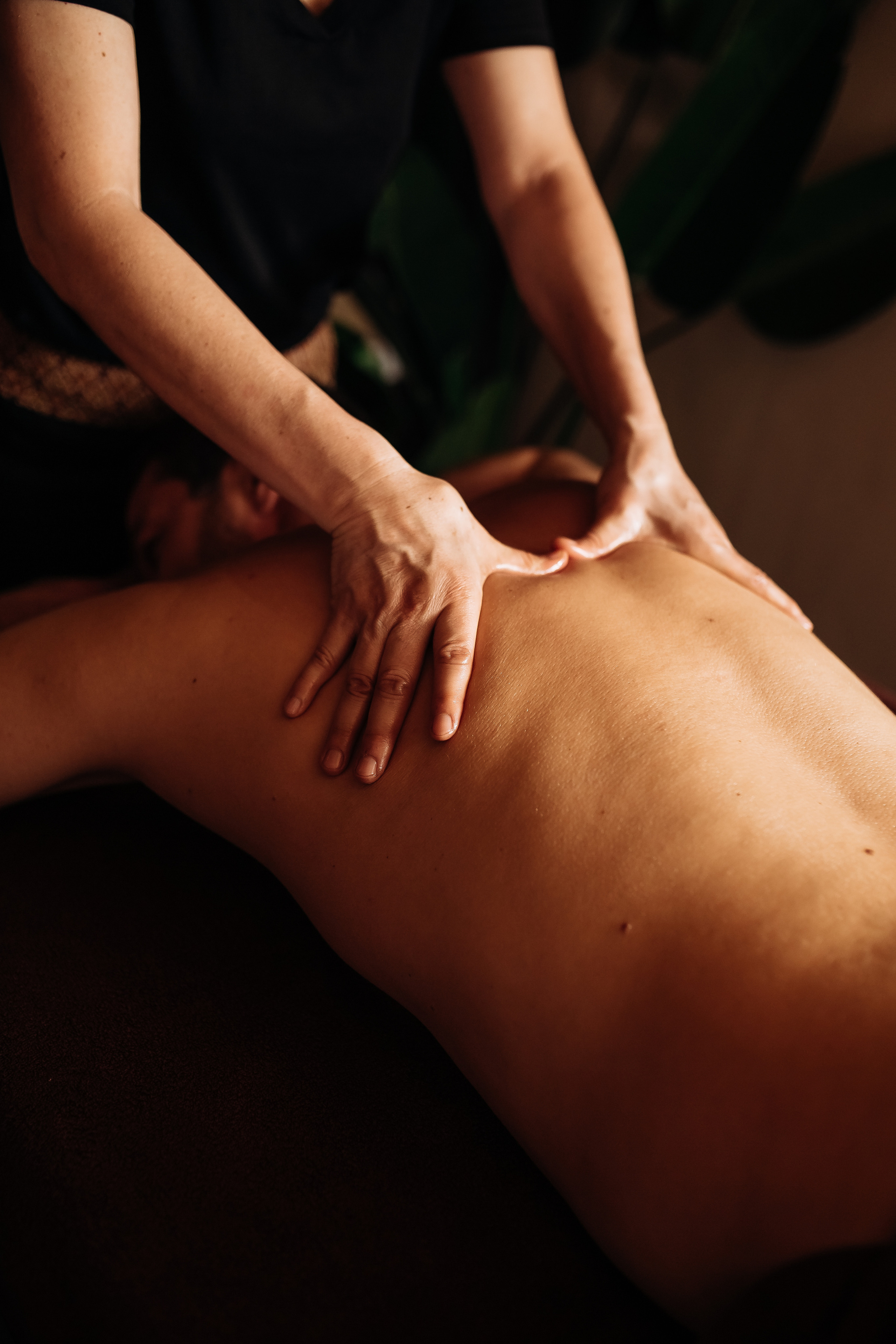 Контент Массаж. Темная тема. ФОТО ВИДЕО ПРОДАКШН Санкт-Петербург Москва фотограф Мария Хрусталева