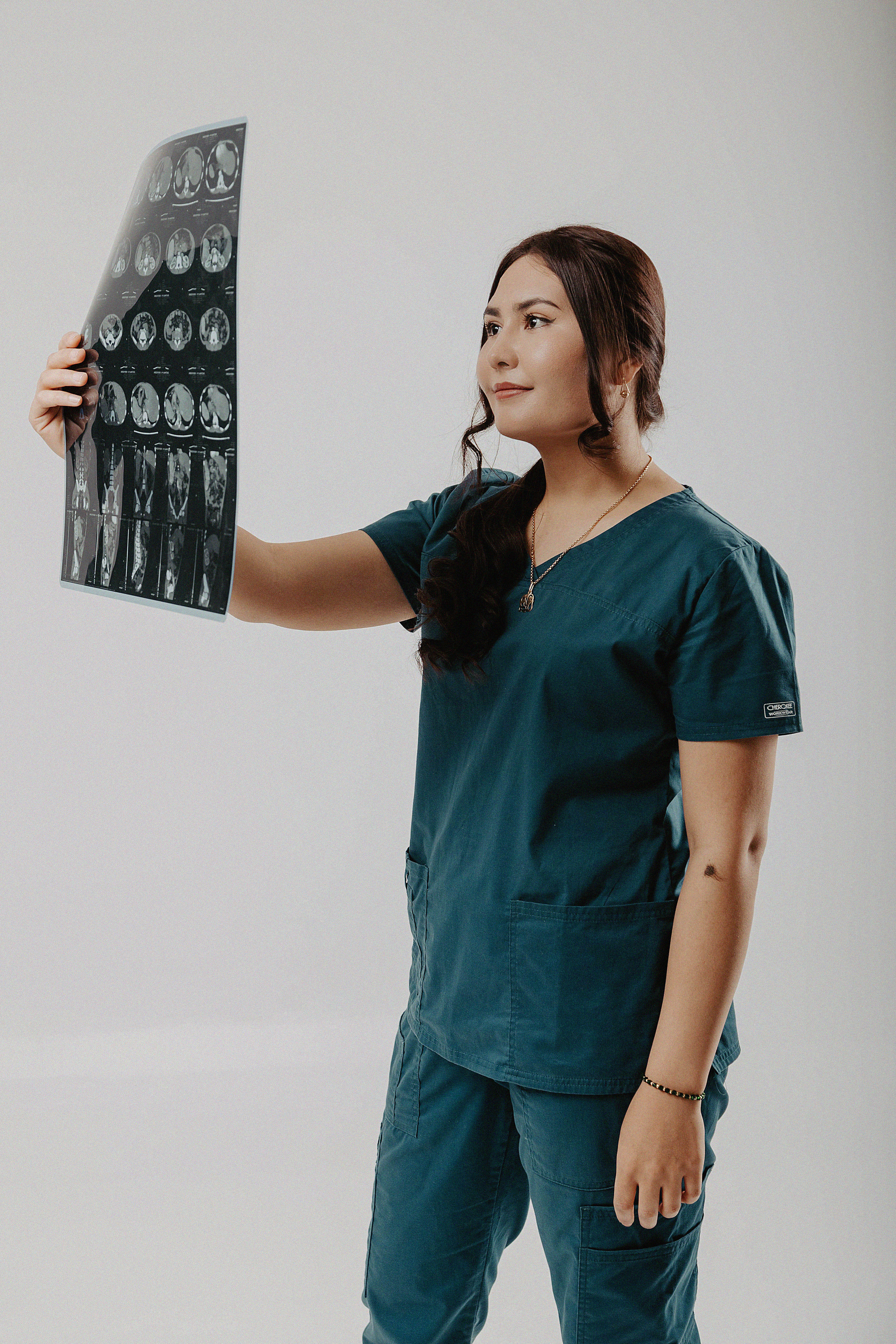 Фотосессия в фотостудии Пространство «Выпускной». Свадебный, семейный и портретный фотограф в Алматы, Костанай