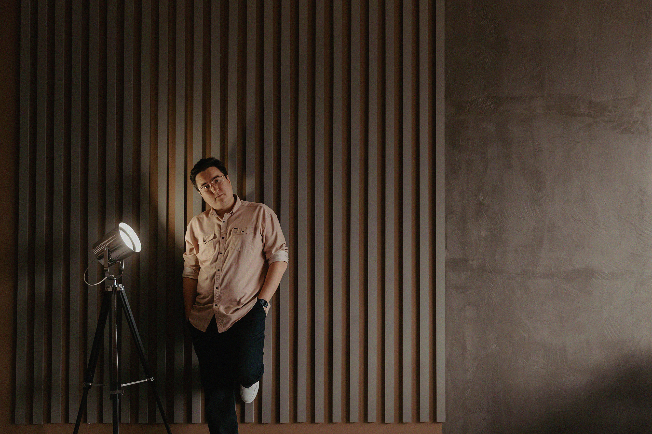 Фотосессия Артура в фотостудии Lighthub. Свадебный, семейный и портретный фотограф в Алматы, Костанай