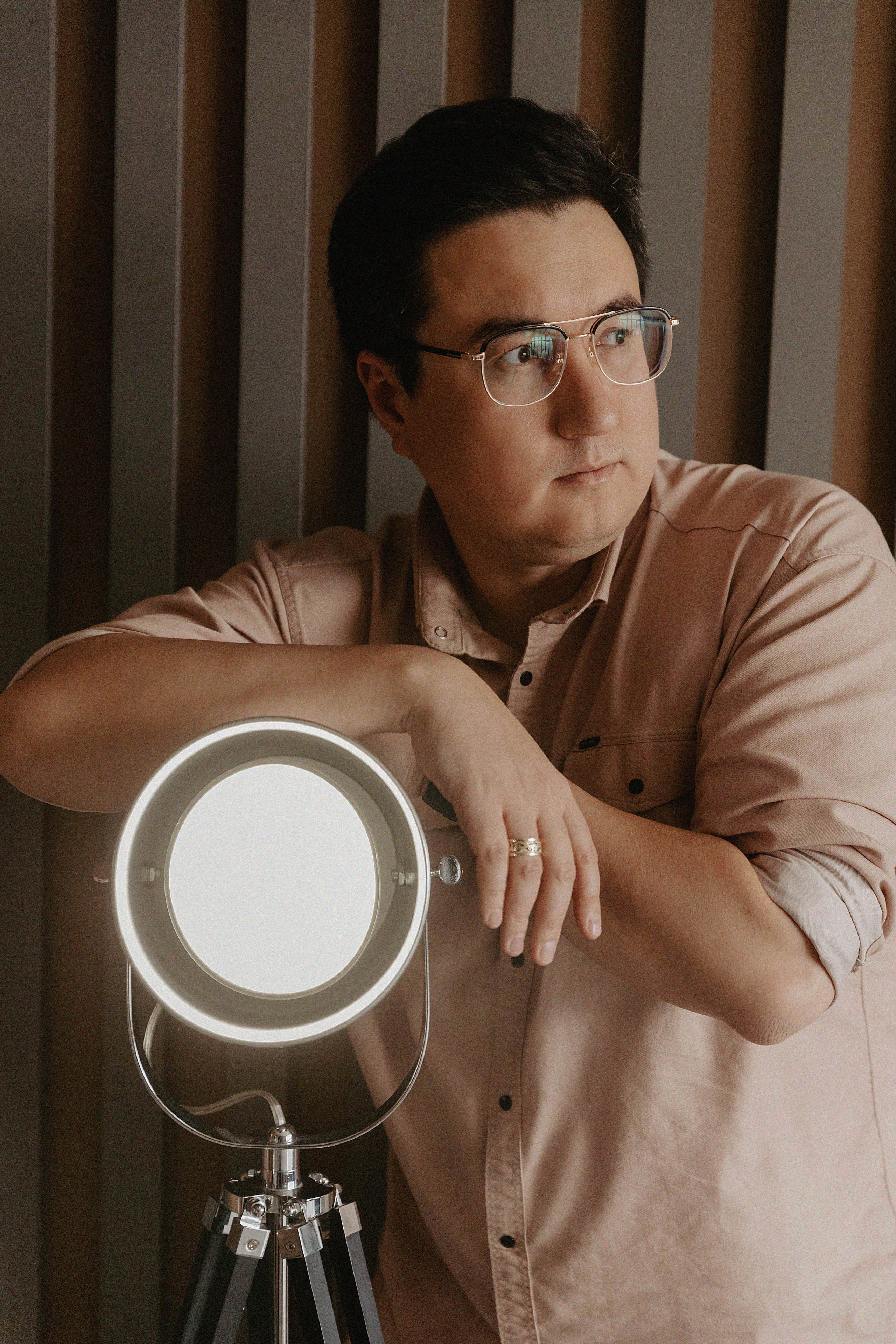 Фотосессия Артура в фотостудии Lighthub. Свадебный, семейный и портретный фотограф в Алматы, Костанай