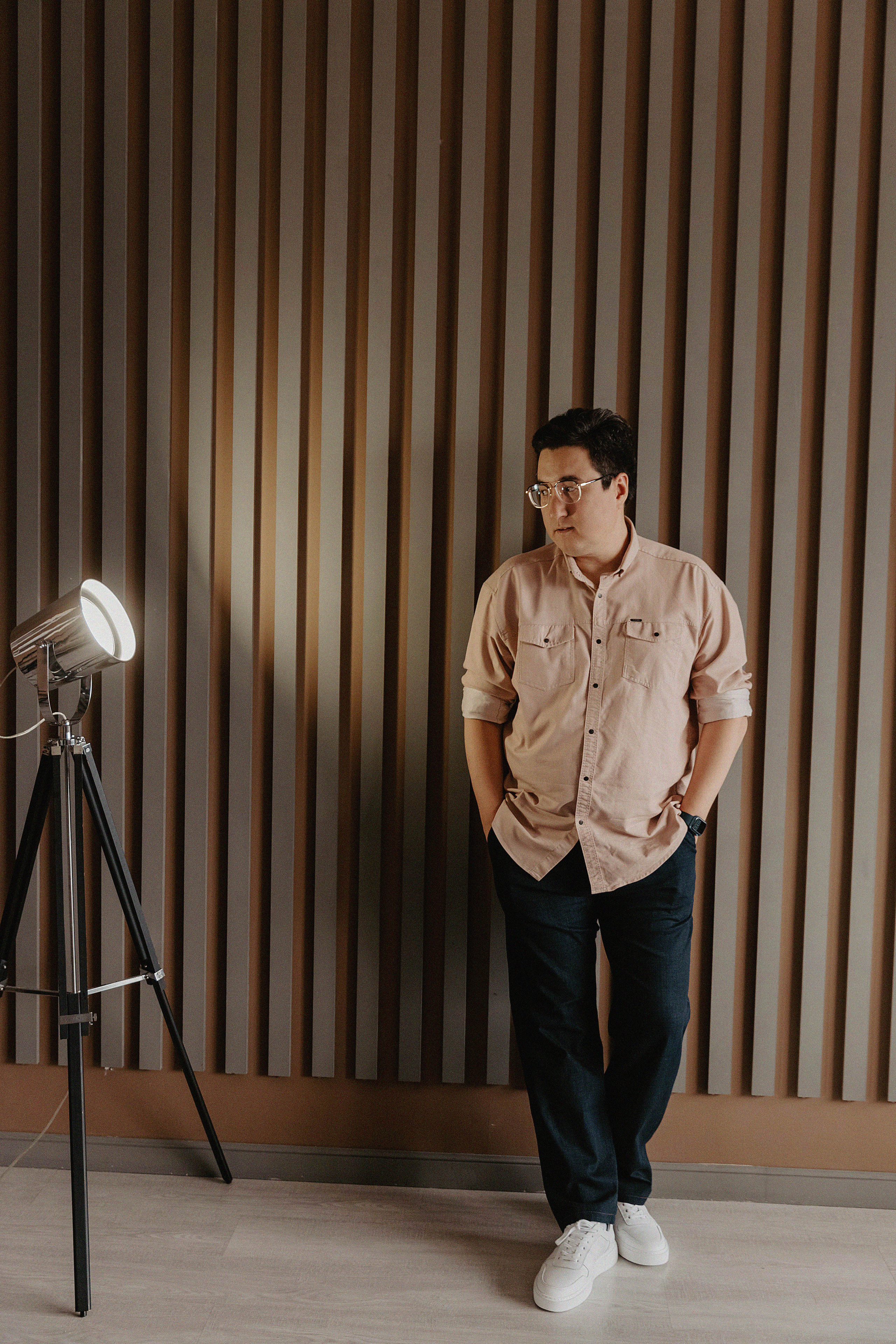 Фотосессия Артура в фотостудии Lighthub. Свадебный, семейный и портретный фотограф в Алматы, Костанай