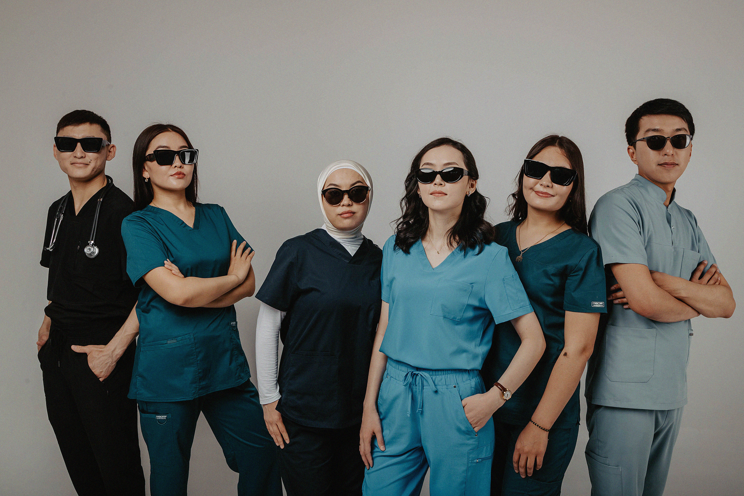 Фотосессия в фотостудии Пространство «Выпускной». Свадебный, семейный и портретный фотограф в Алматы, Костанай