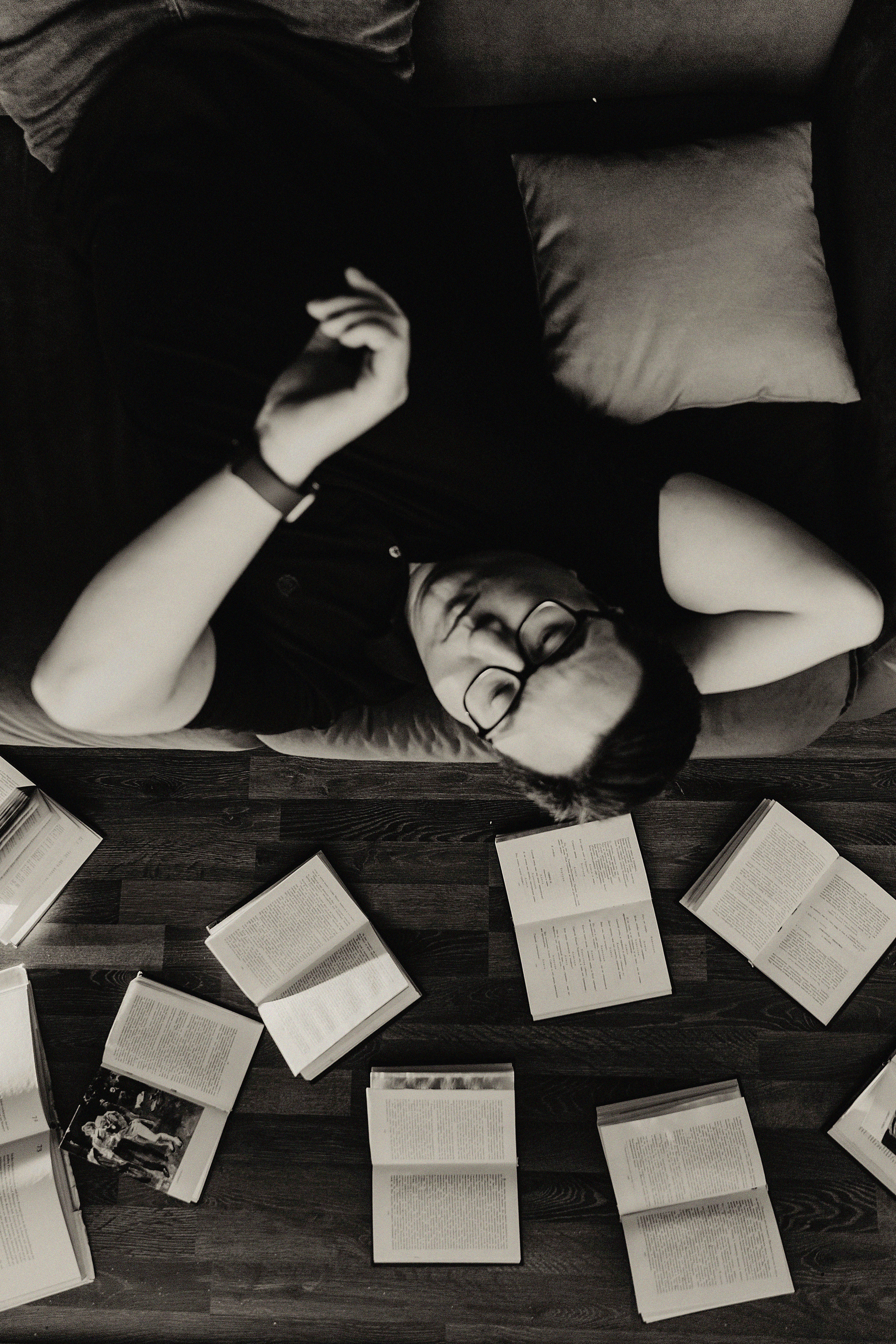 Фотосессия Артура в фотостудии Lighthub. Свадебный, семейный и портретный фотограф в Алматы, Костанай