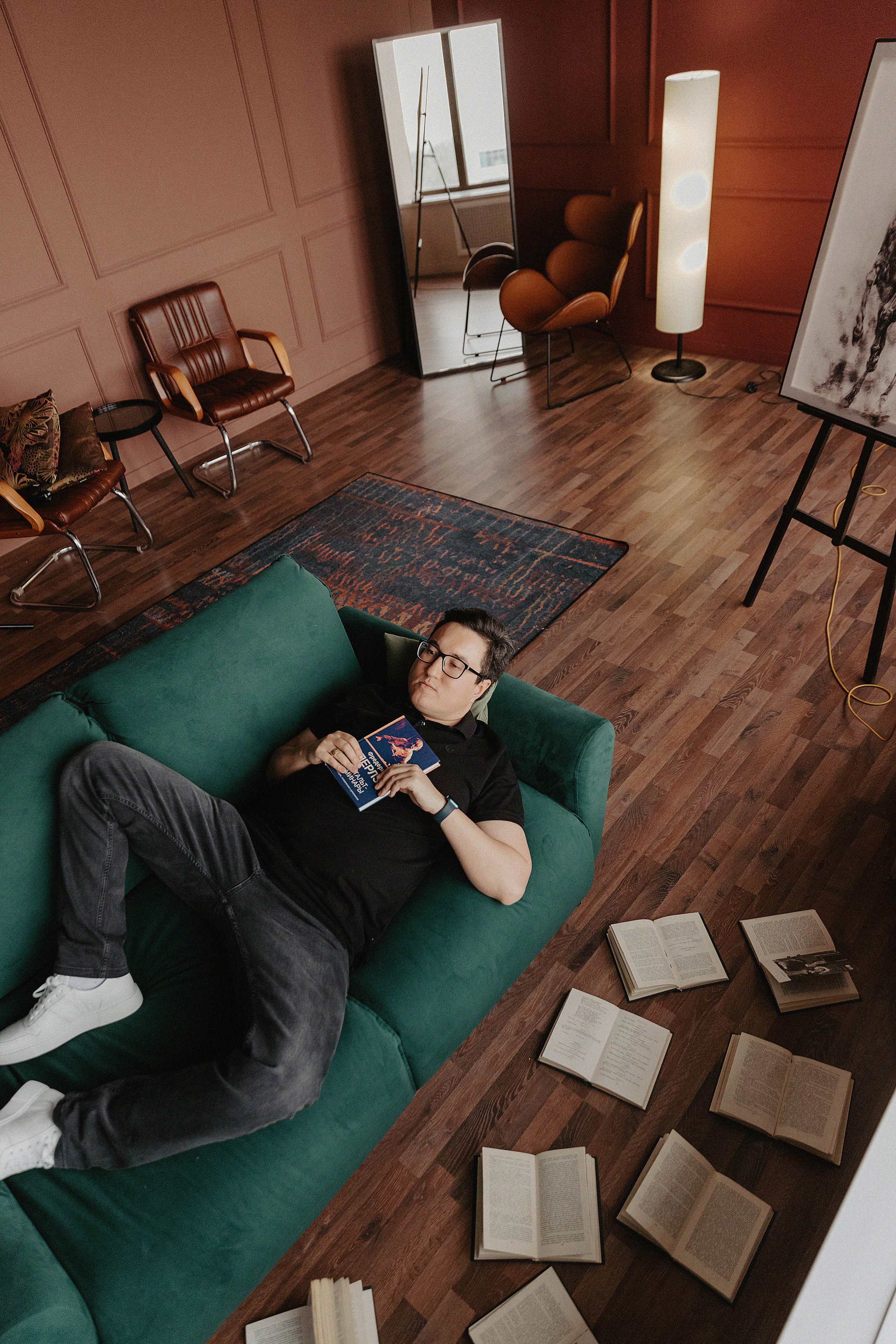 Фотосессия Артура в фотостудии Lighthub. Свадебный, семейный и портретный фотограф в Алматы, Костанай