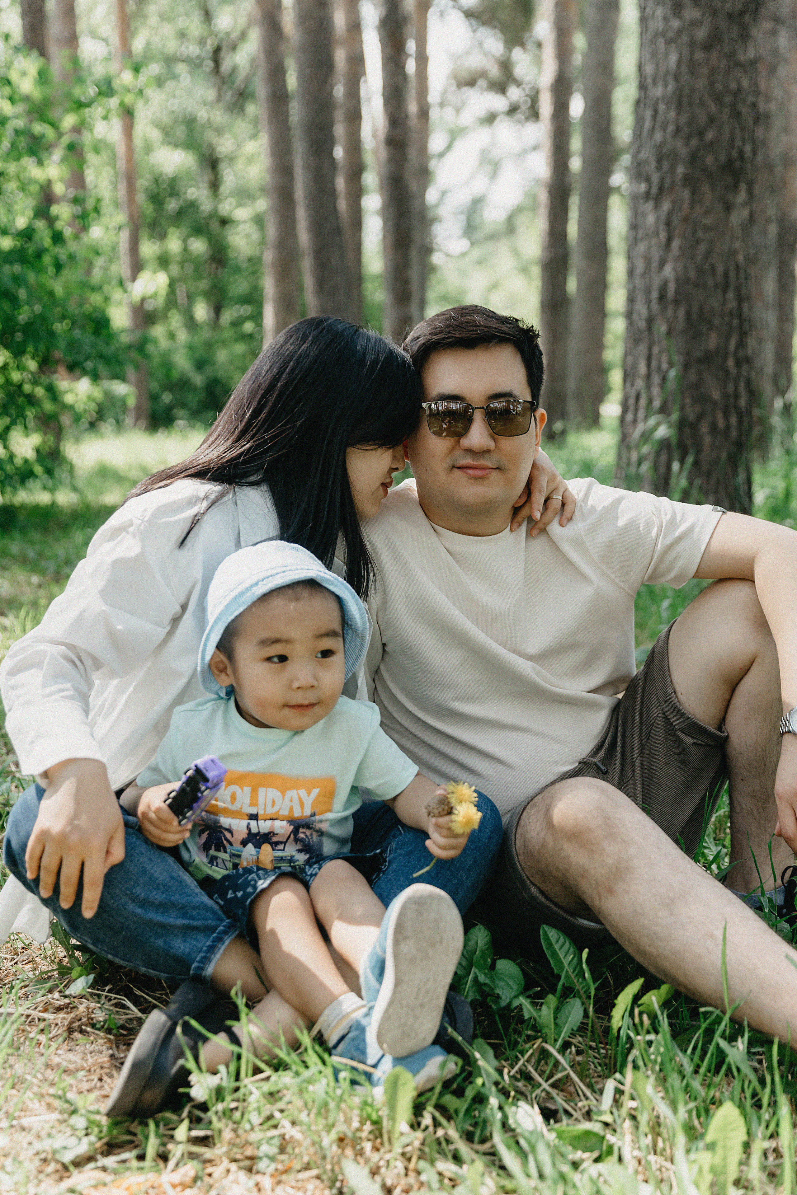 Семейная фотосессия в Ботаническом саду Артура, Алтынай и Алана. Свадебный, семейный и портретный фотограф в Алматы, Костанай