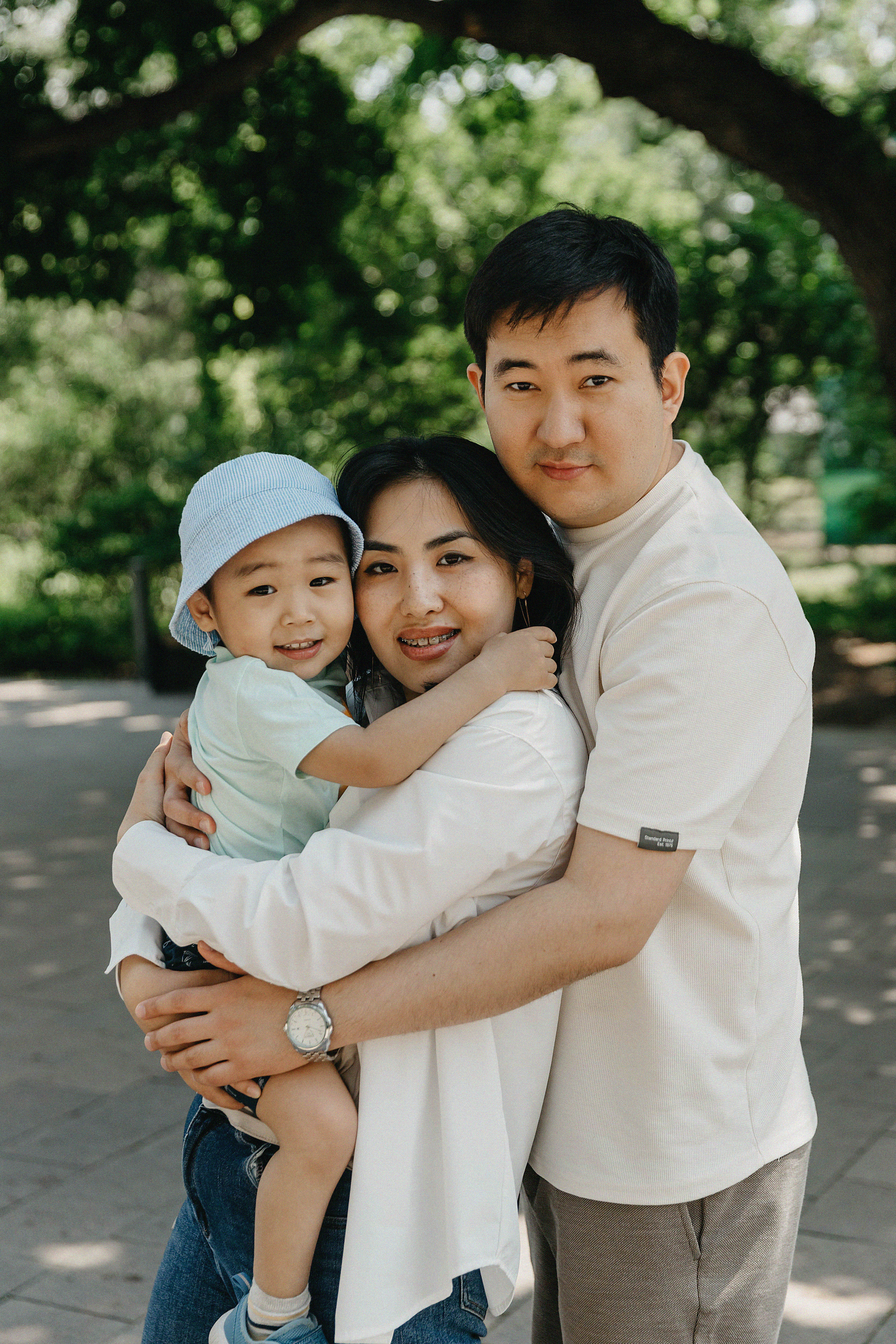 Семейная фотосессия в Ботаническом саду Артура, Алтынай и Алана. Свадебный, семейный и портретный фотограф в Алматы, Костанай