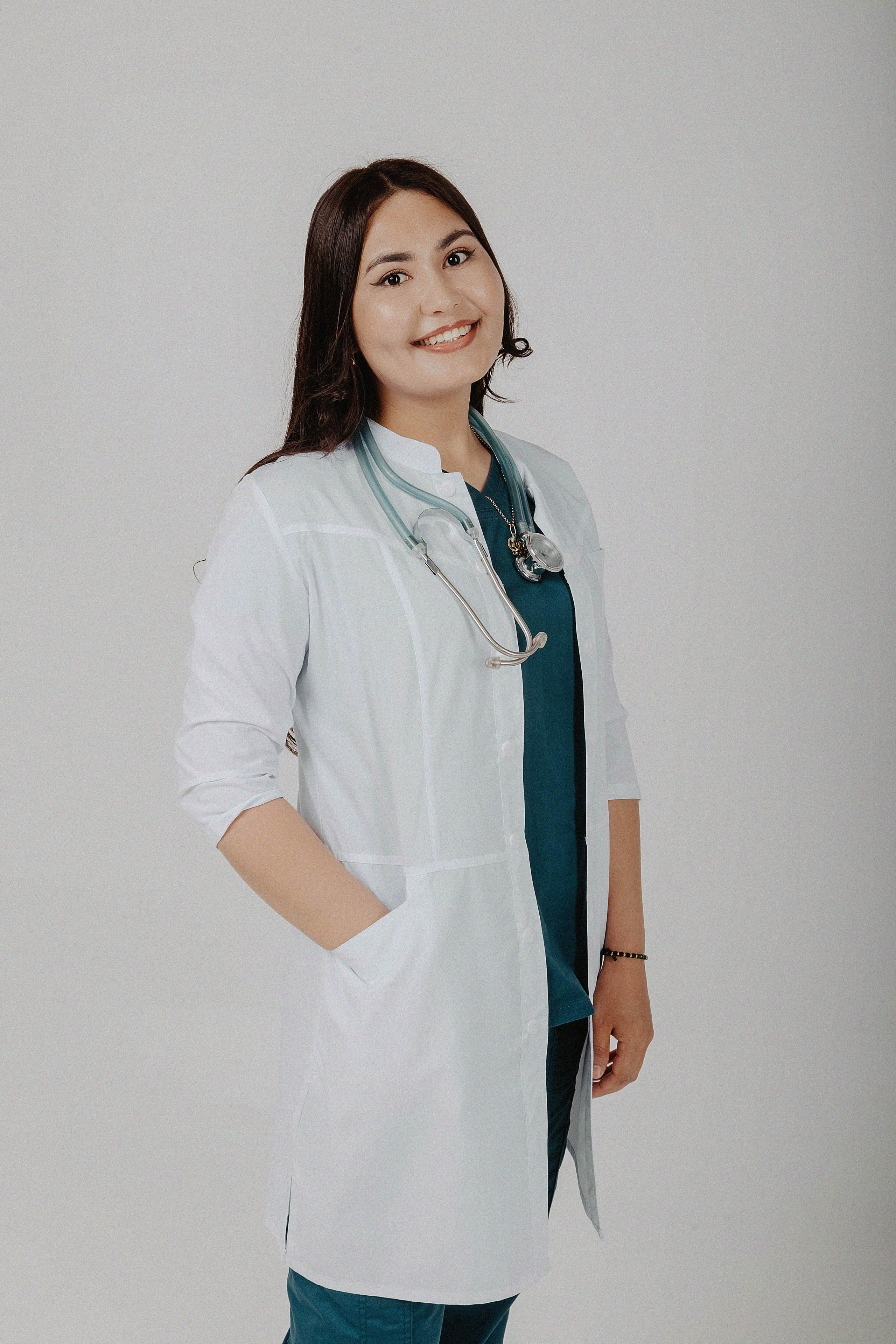 Фотосессия в фотостудии Пространство «Выпускной». Свадебный, семейный и портретный фотограф в Алматы, Костанай