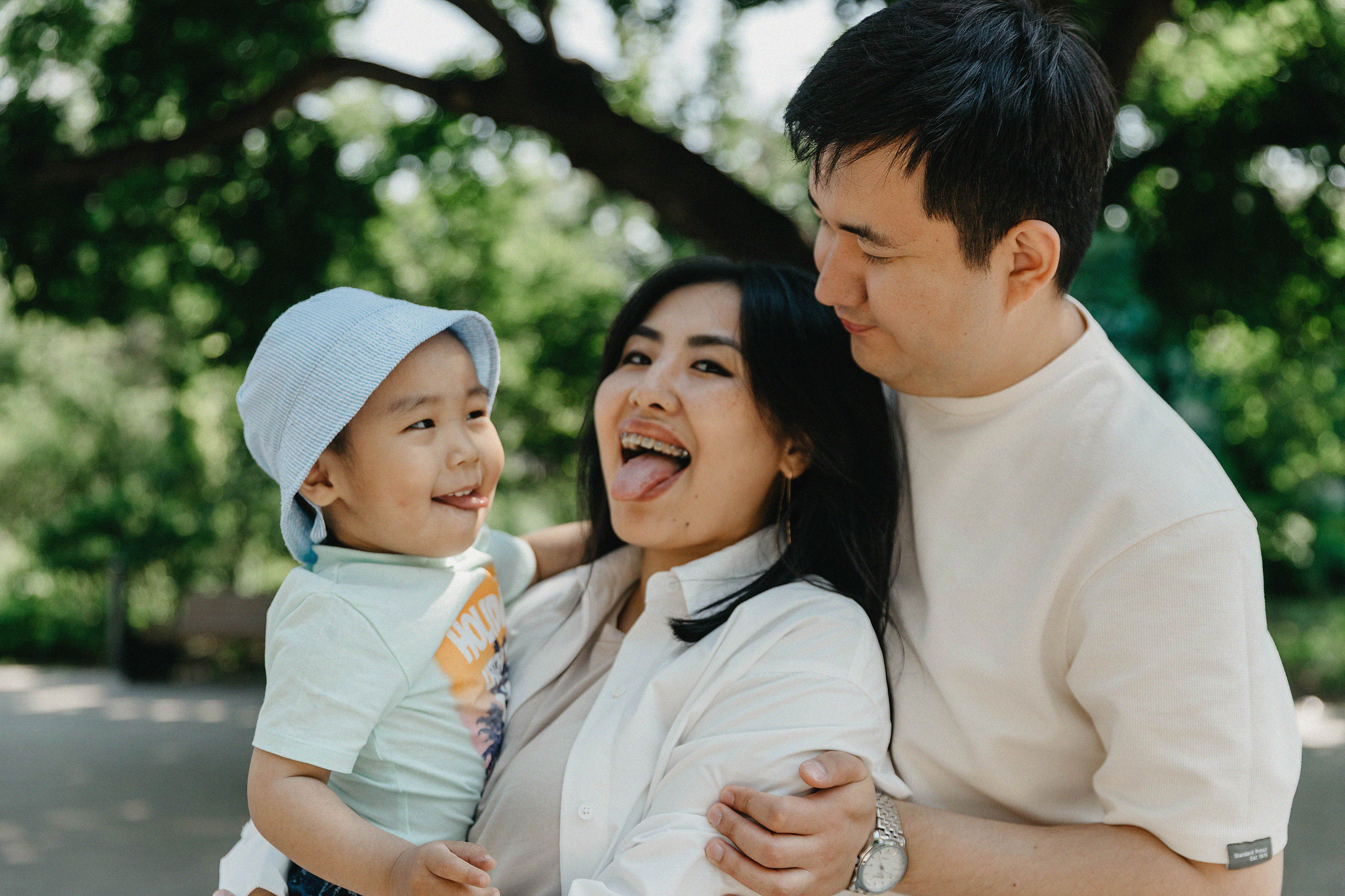 Семейная фотосессия в Ботаническом саду Артура, Алтынай и Алана. Свадебный, семейный и портретный фотограф в Алматы, Костанай