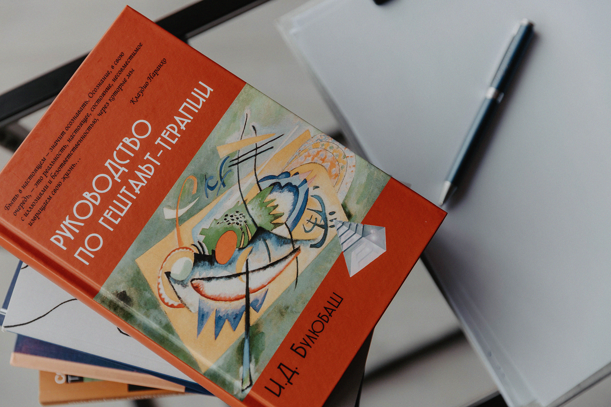 Фотосессия Артура в фотостудии Lighthub. Свадебный, семейный и портретный фотограф в Алматы, Костанай