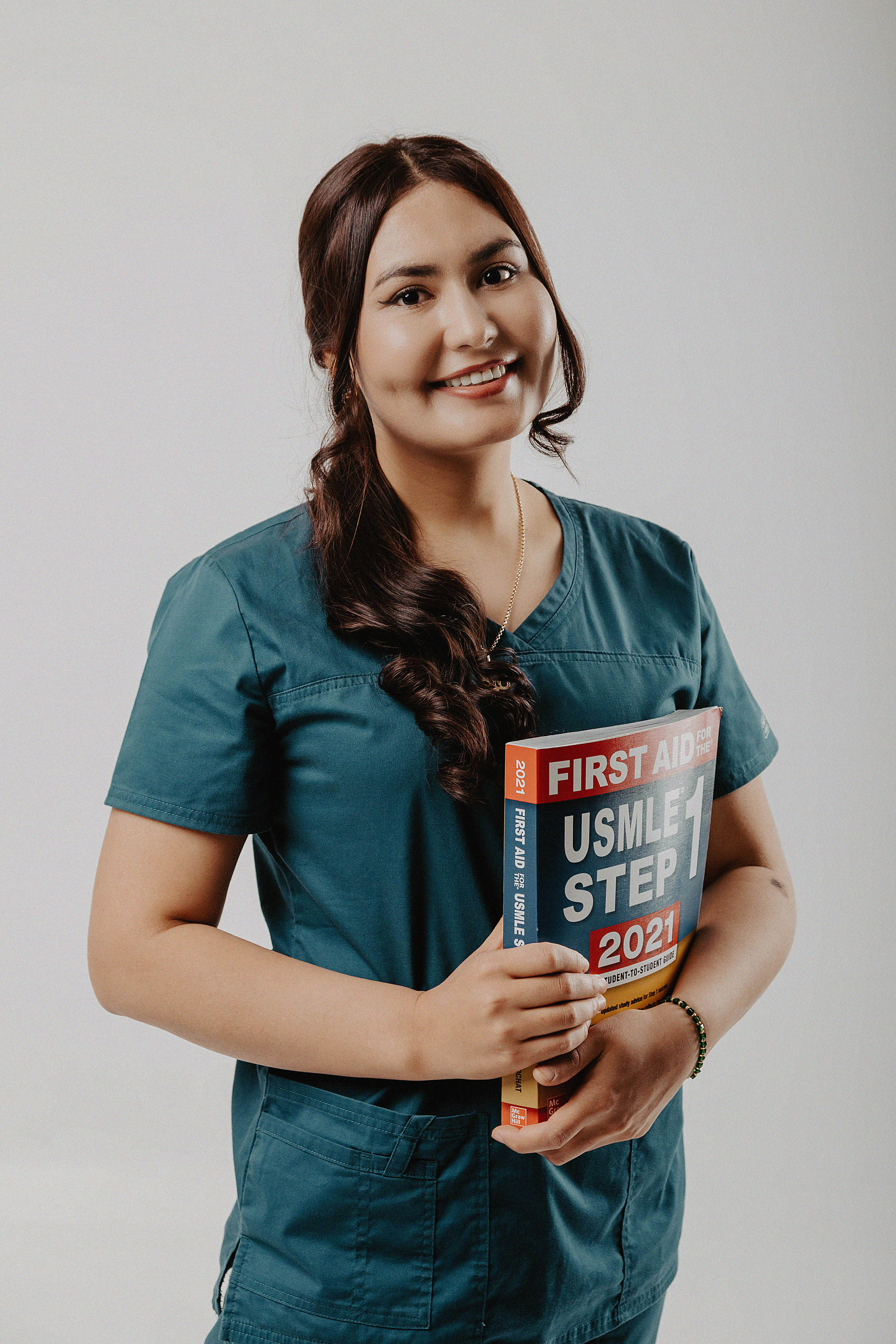 Фотосессия в фотостудии Пространство «Выпускной». Свадебный, семейный и портретный фотограф в Алматы, Костанай