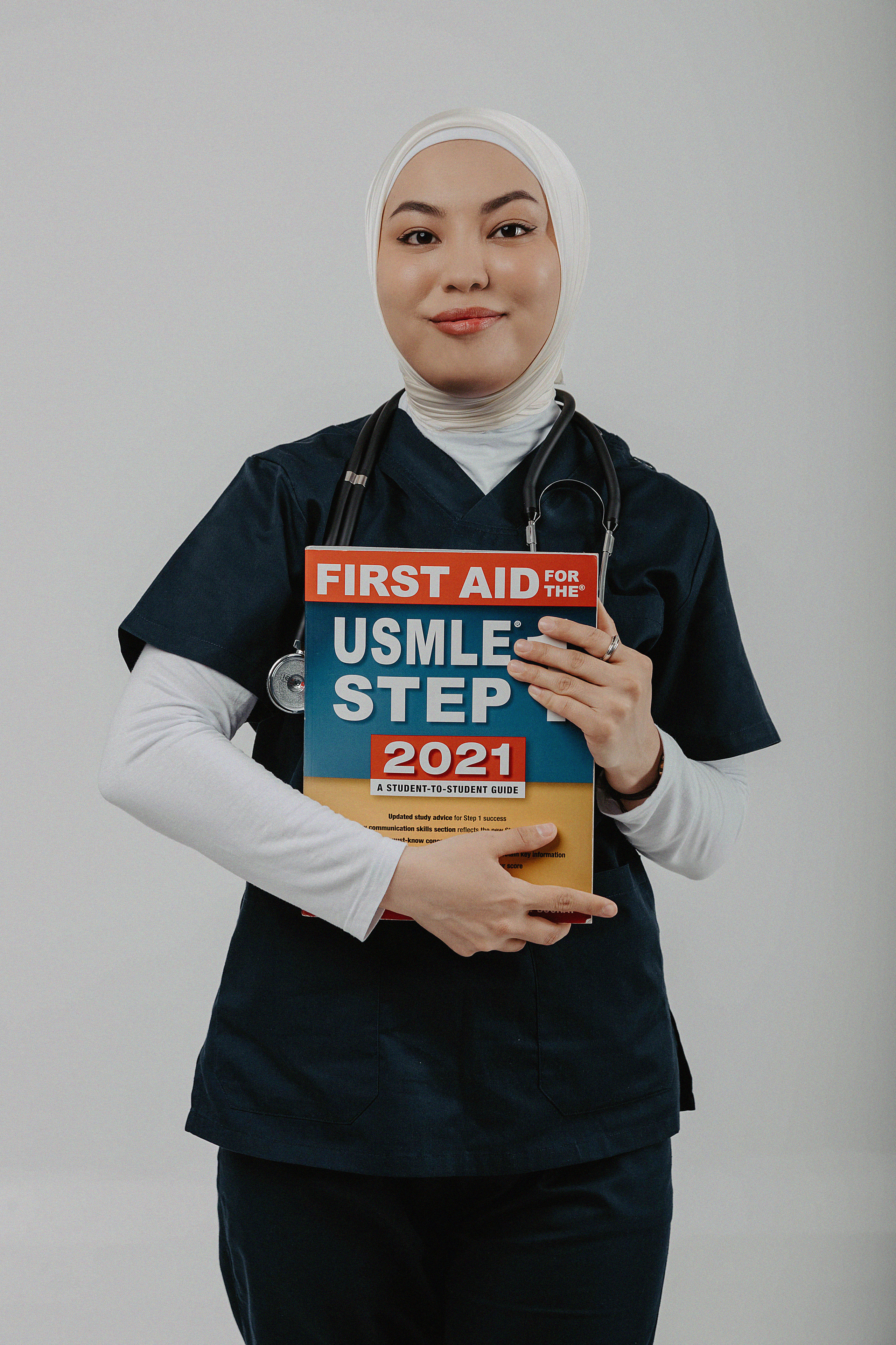 Фотосессия в фотостудии Пространство «Выпускной». Свадебный, семейный и портретный фотограф в Алматы, Костанай