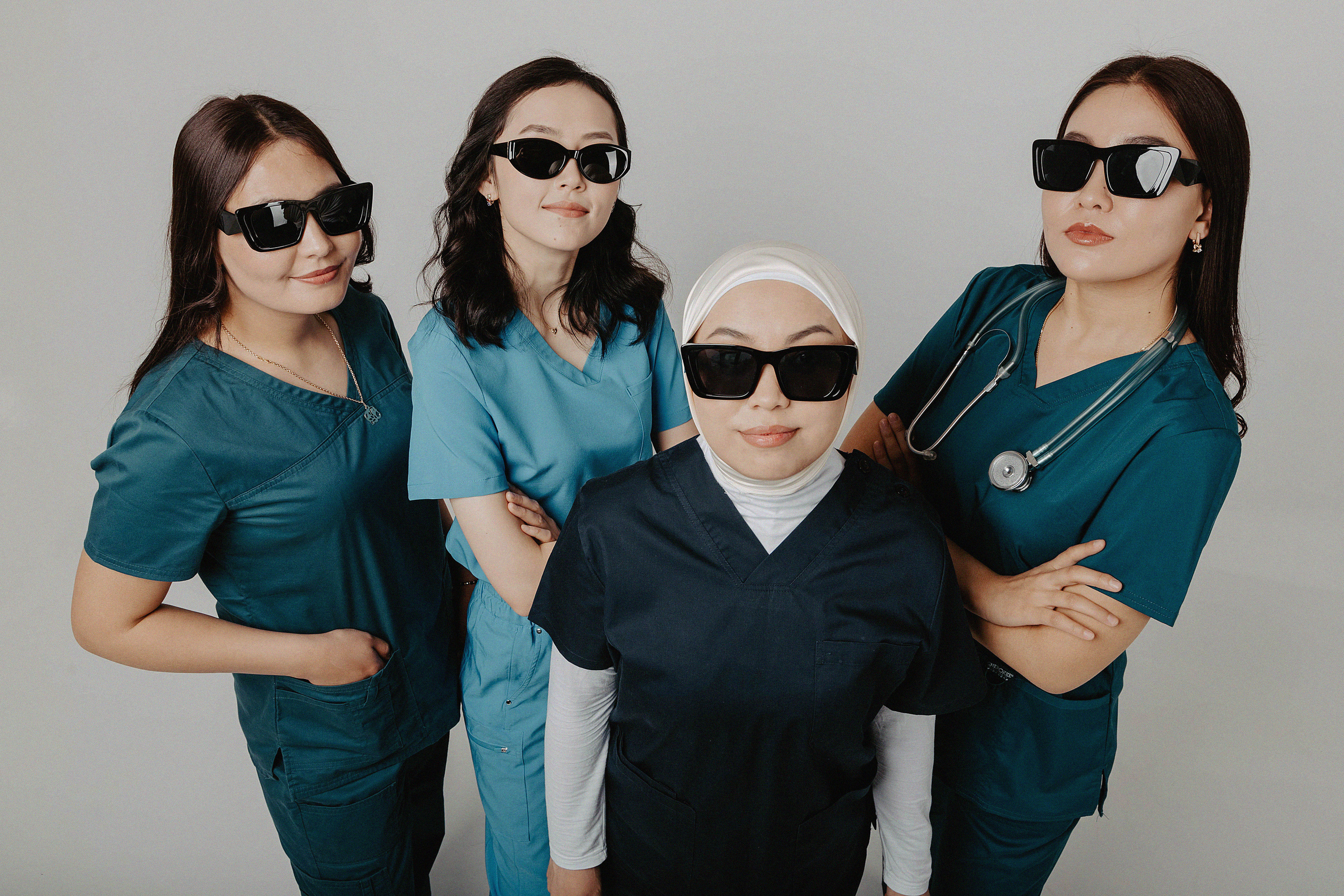 Фотосессия в фотостудии Пространство «Выпускной». Свадебный, семейный и портретный фотограф в Алматы, Костанай