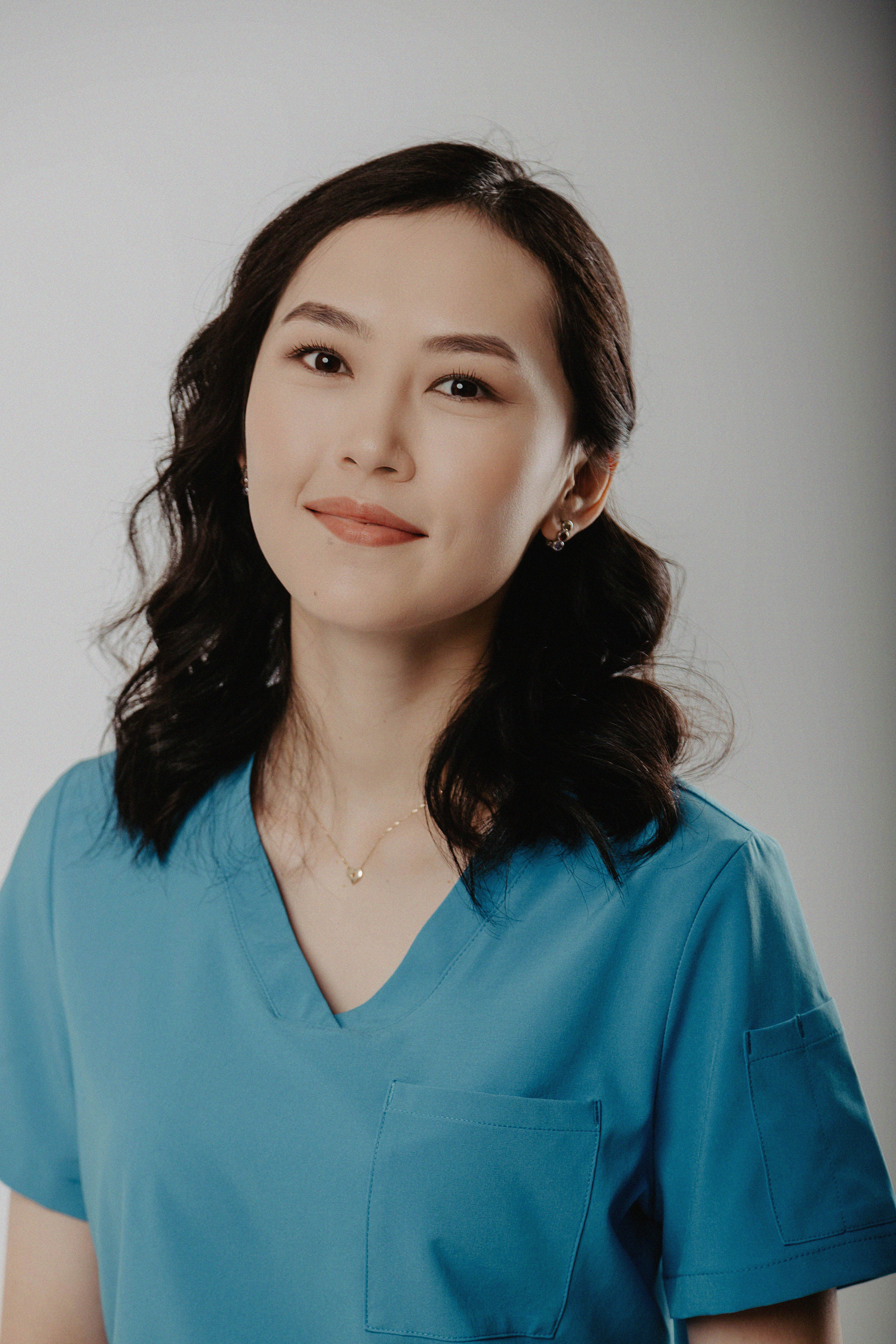 Фотосессия в фотостудии Пространство «Выпускной». Свадебный, семейный и портретный фотограф в Алматы, Костанай