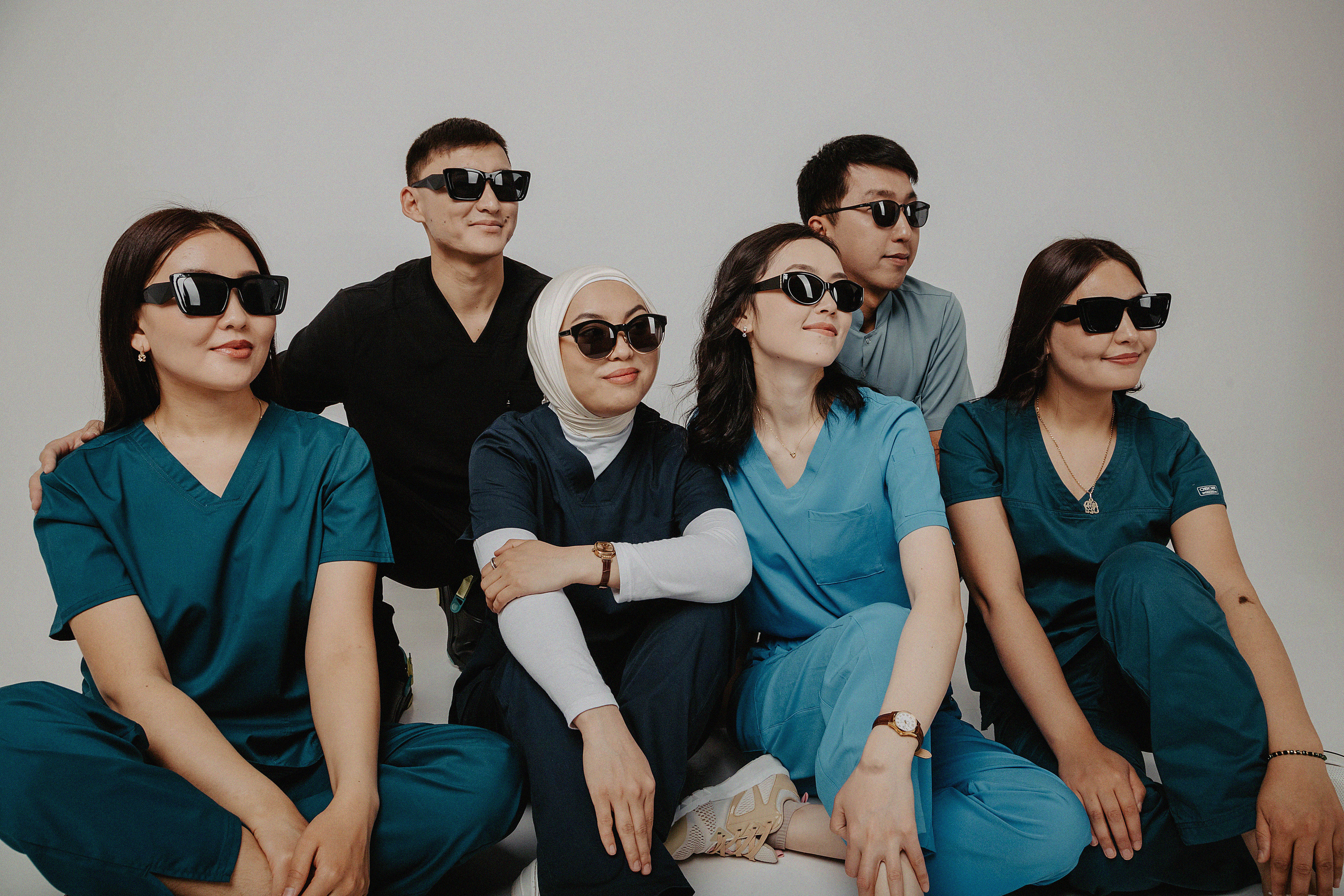 Фотосессия в фотостудии Пространство «Выпускной». Свадебный, семейный и портретный фотограф в Алматы, Костанай