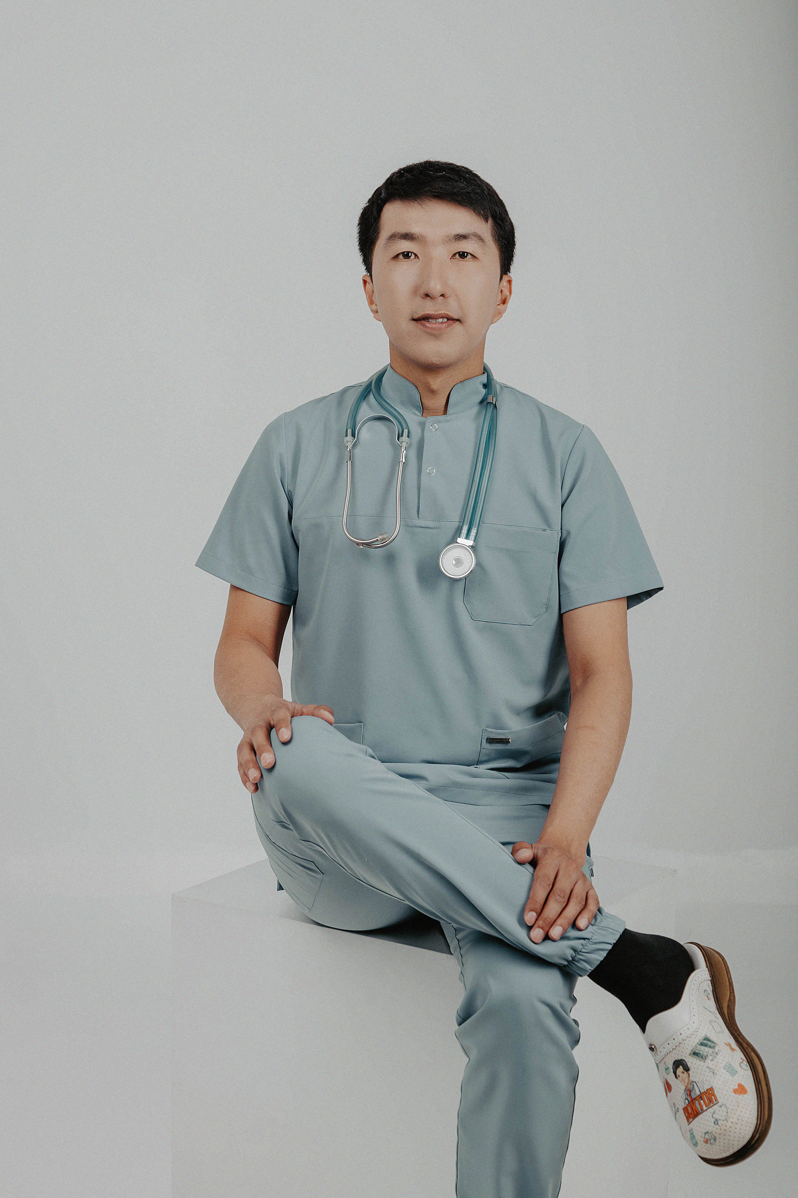 Фотосессия в фотостудии Пространство «Выпускной». Свадебный, семейный и портретный фотограф в Алматы, Костанай