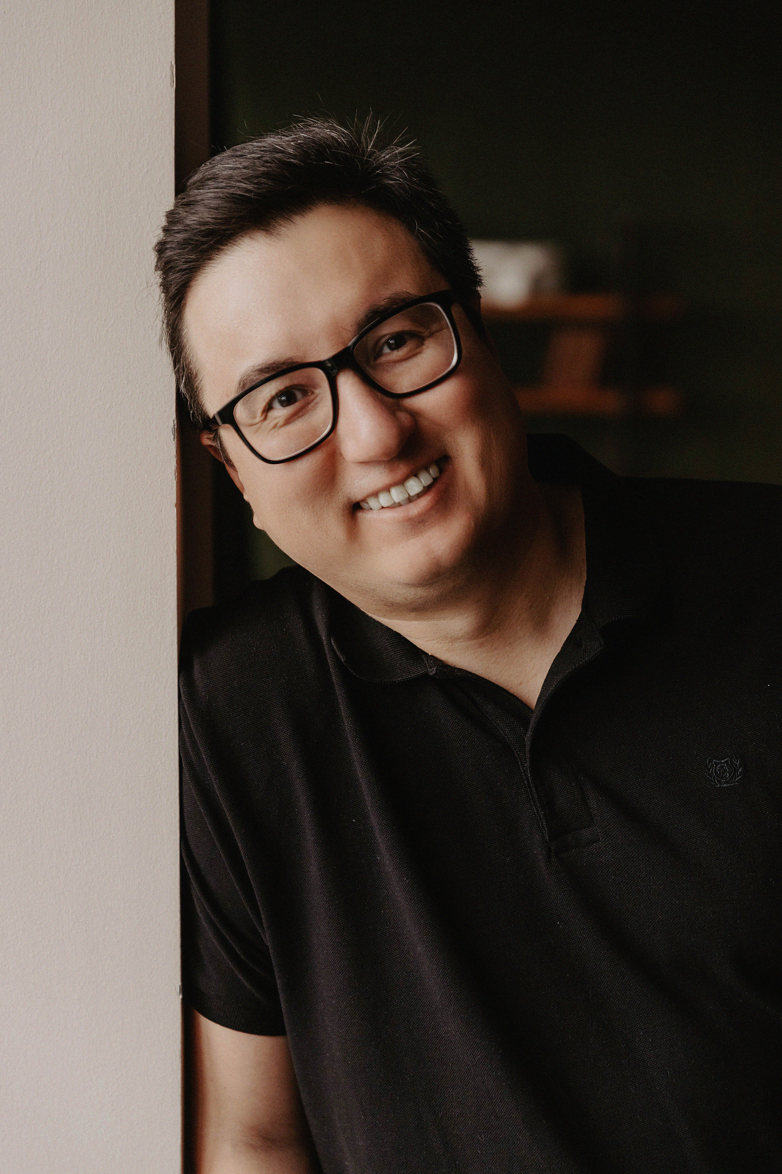 Фотосессия Артура в фотостудии Lighthub. Свадебный, семейный и портретный фотограф в Алматы, Костанай