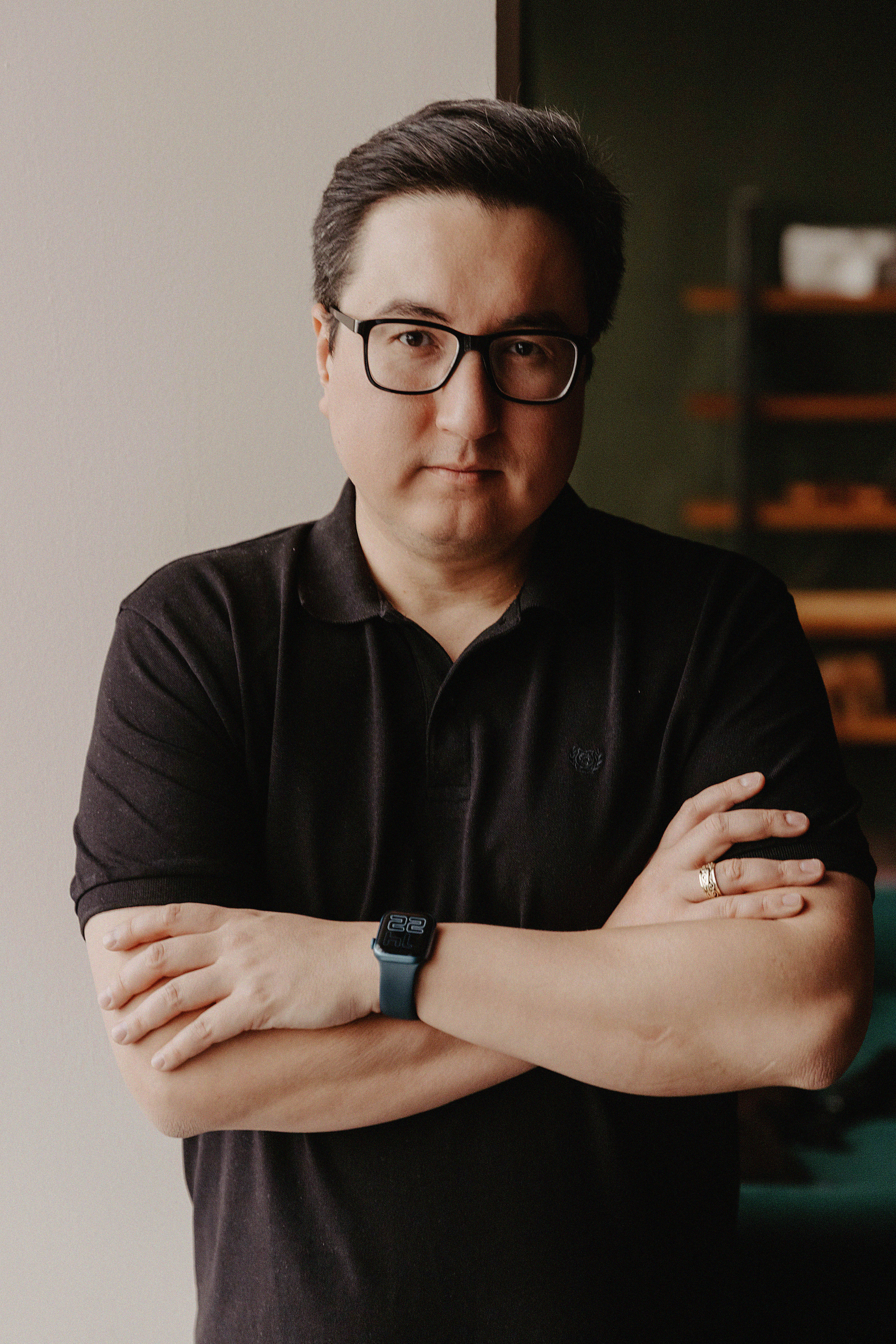 Фотосессия Артура в фотостудии Lighthub. Свадебный, семейный и портретный фотограф в Алматы, Костанай