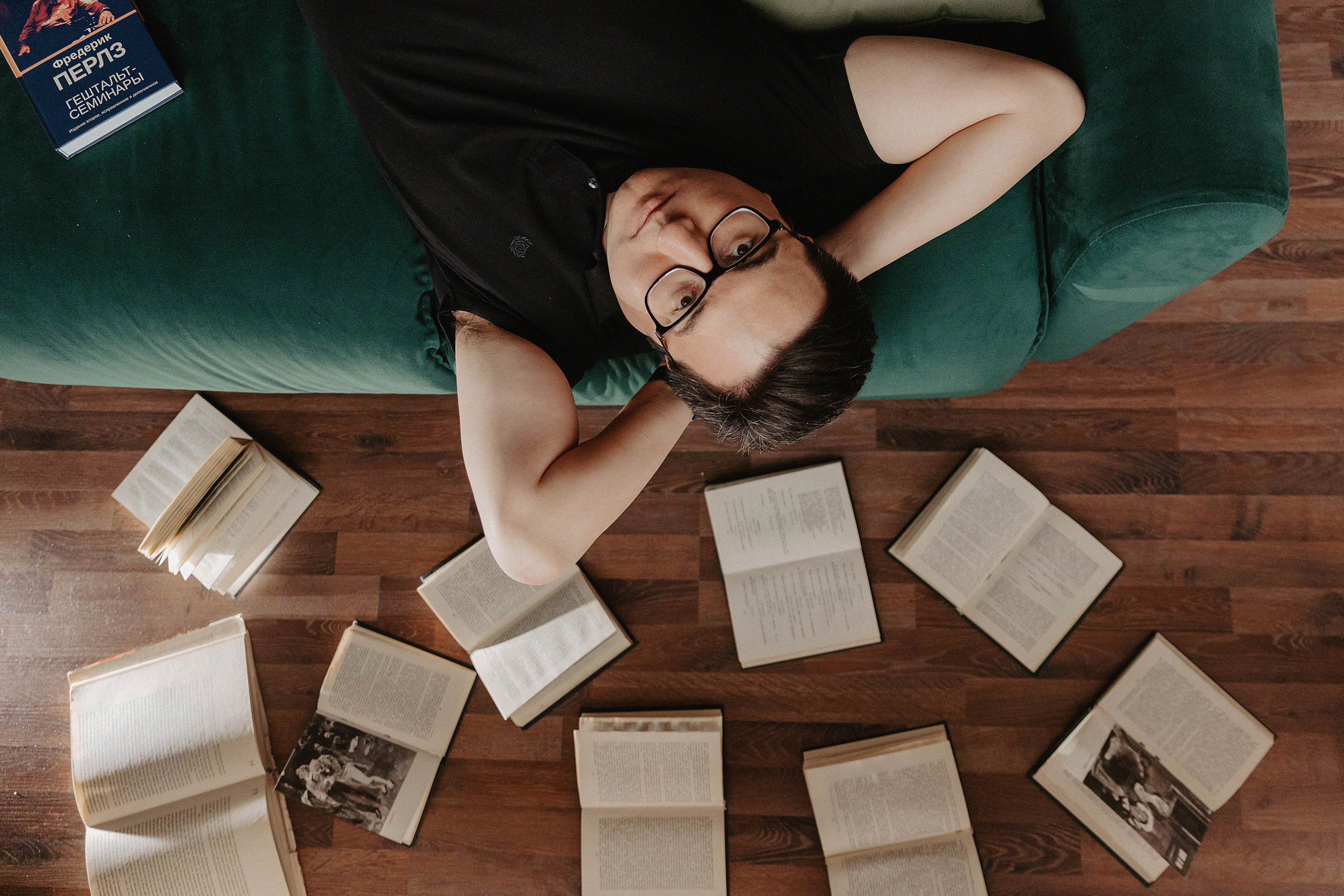 Фотосессия Артура в фотостудии Lighthub. Свадебный, семейный и портретный фотограф в Алматы, Костанай