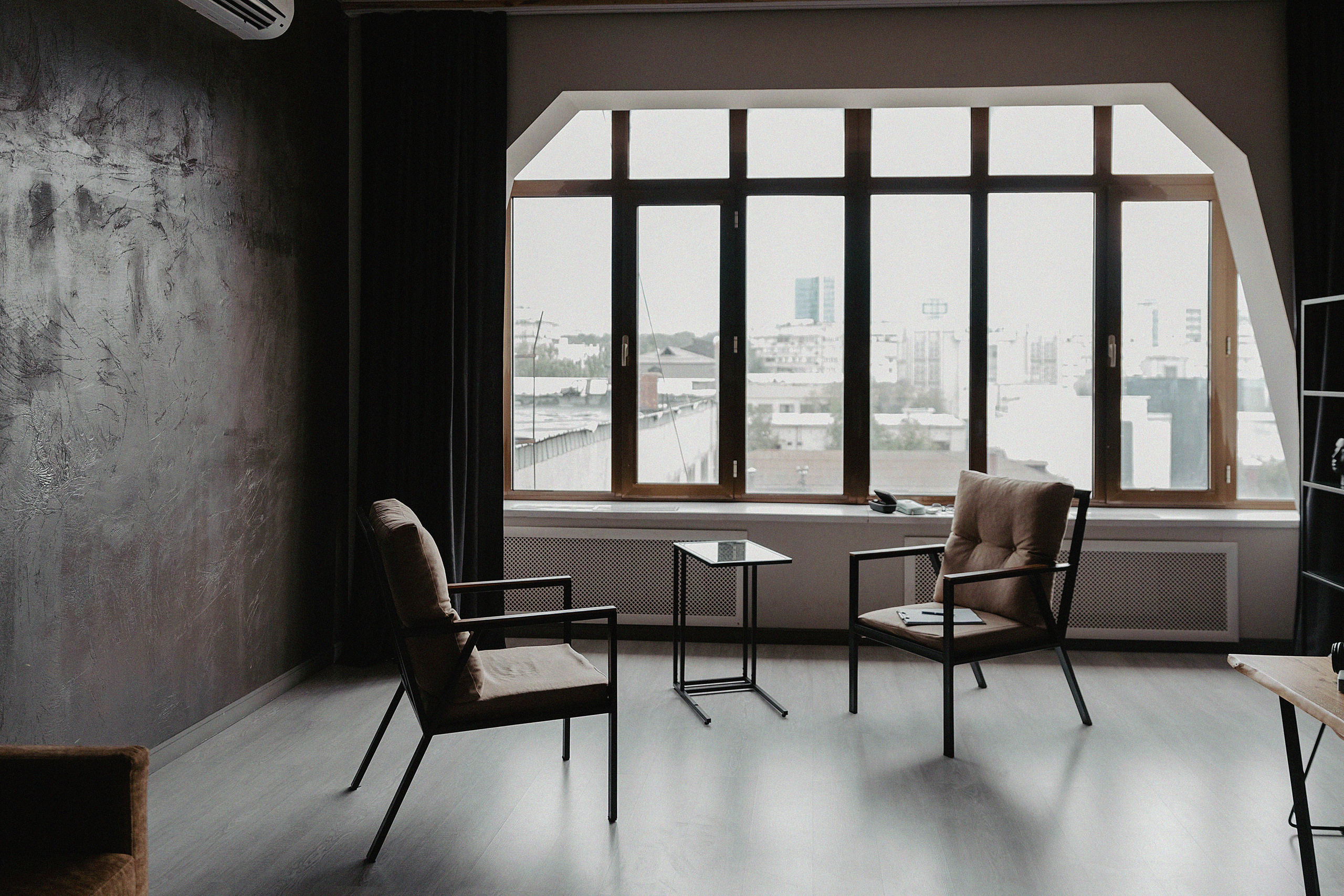 Фотосессия Артура в фотостудии Lighthub. Свадебный, семейный и портретный фотограф в Алматы, Костанай