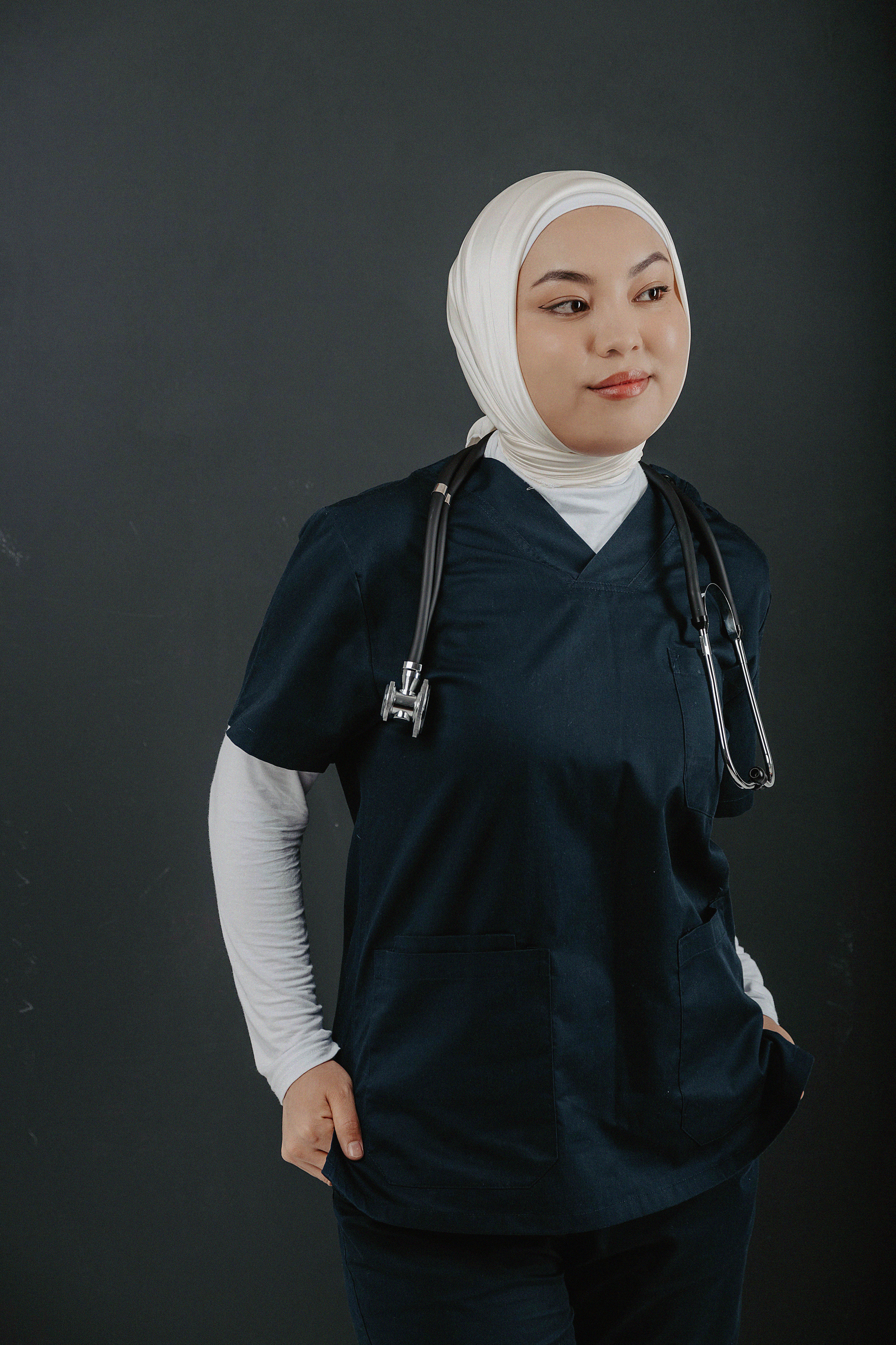 Фотосессия в фотостудии Пространство «Выпускной». Свадебный, семейный и портретный фотограф в Алматы, Костанай