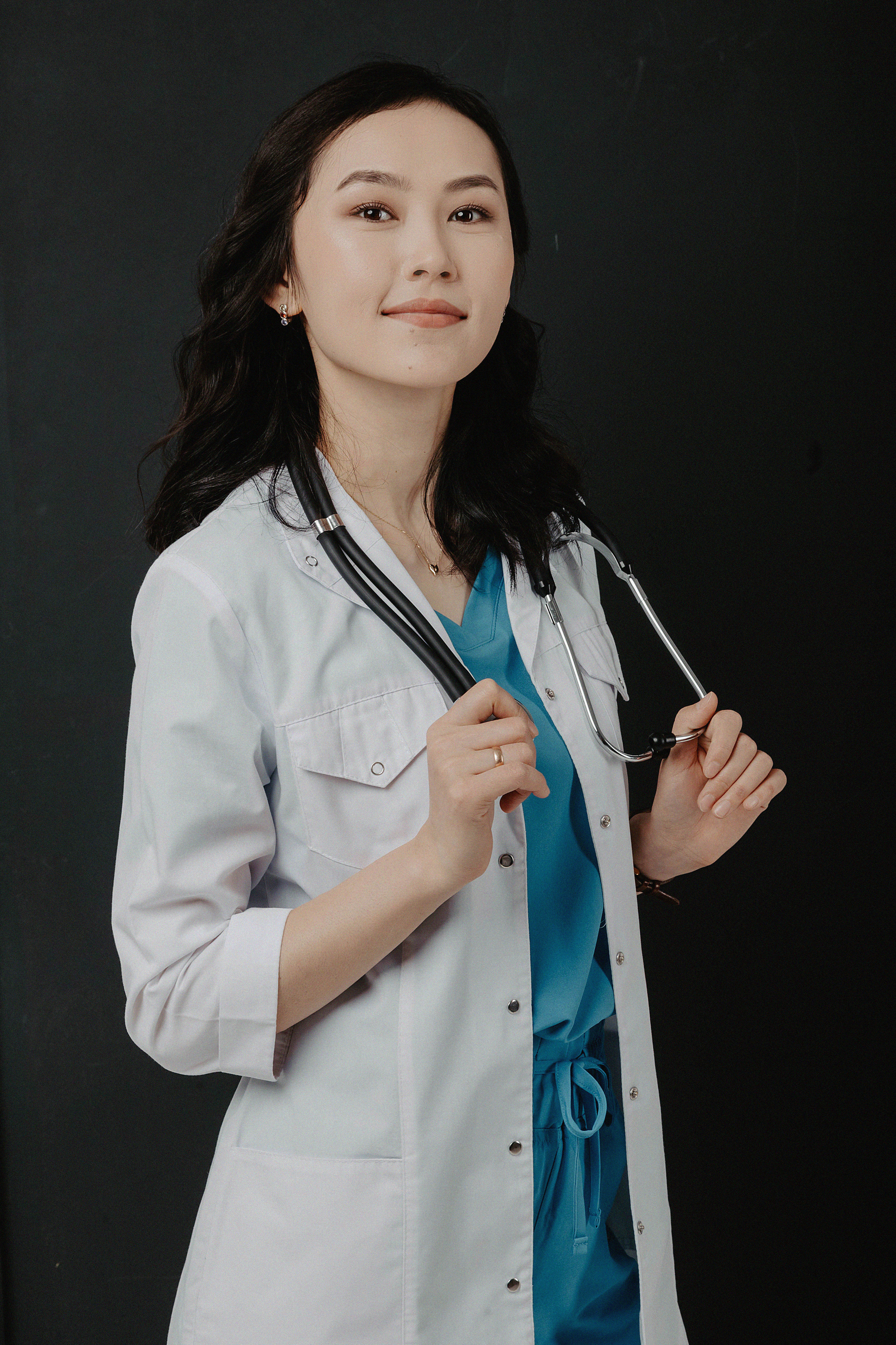 Фотосессия в фотостудии Пространство «Выпускной». Свадебный, семейный и портретный фотограф в Алматы, Костанай