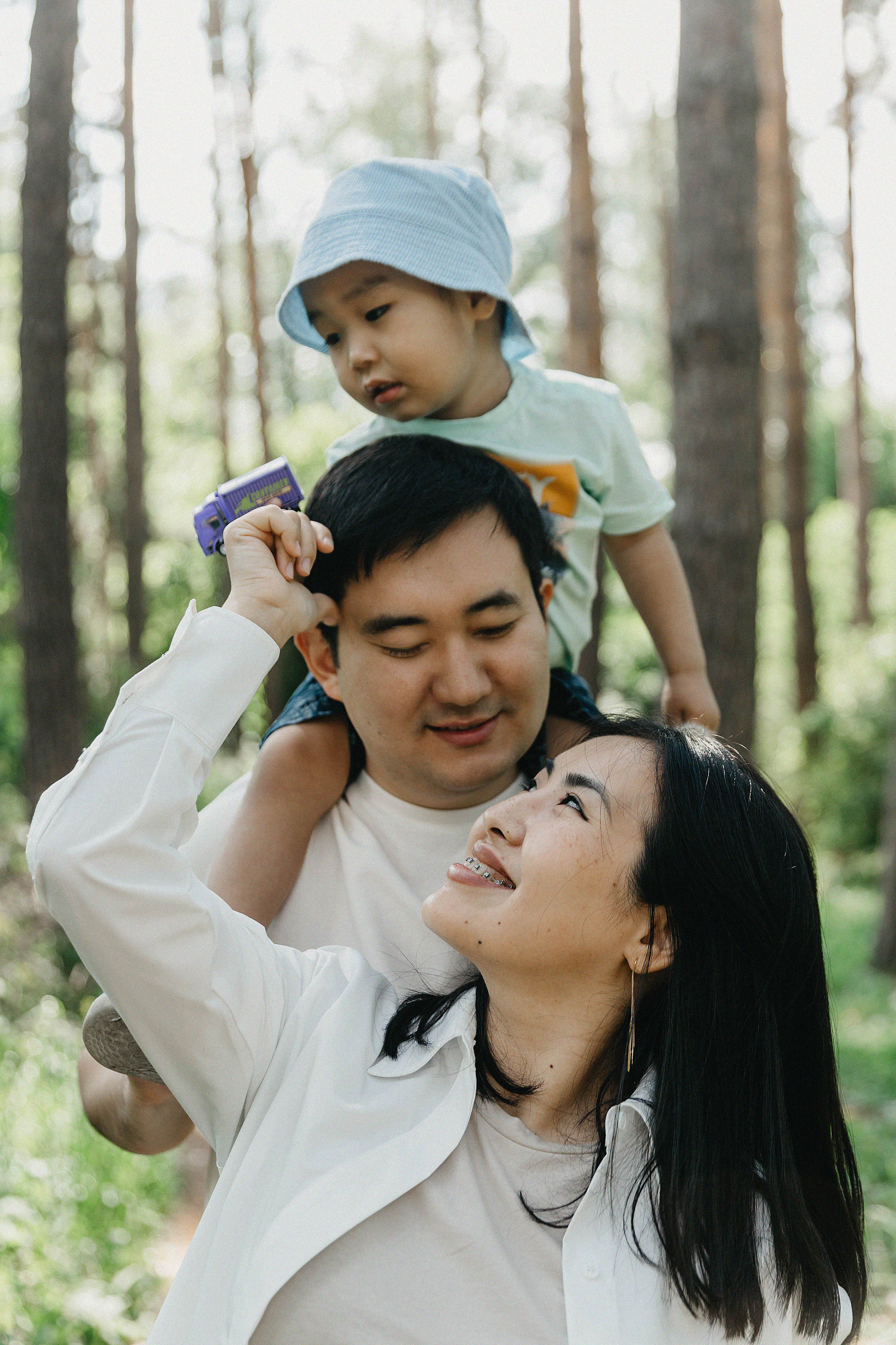 Семейная фотосессия в Ботаническом саду Артура, Алтынай и Алана. Свадебный, семейный и портретный фотограф в Алматы, Костанай