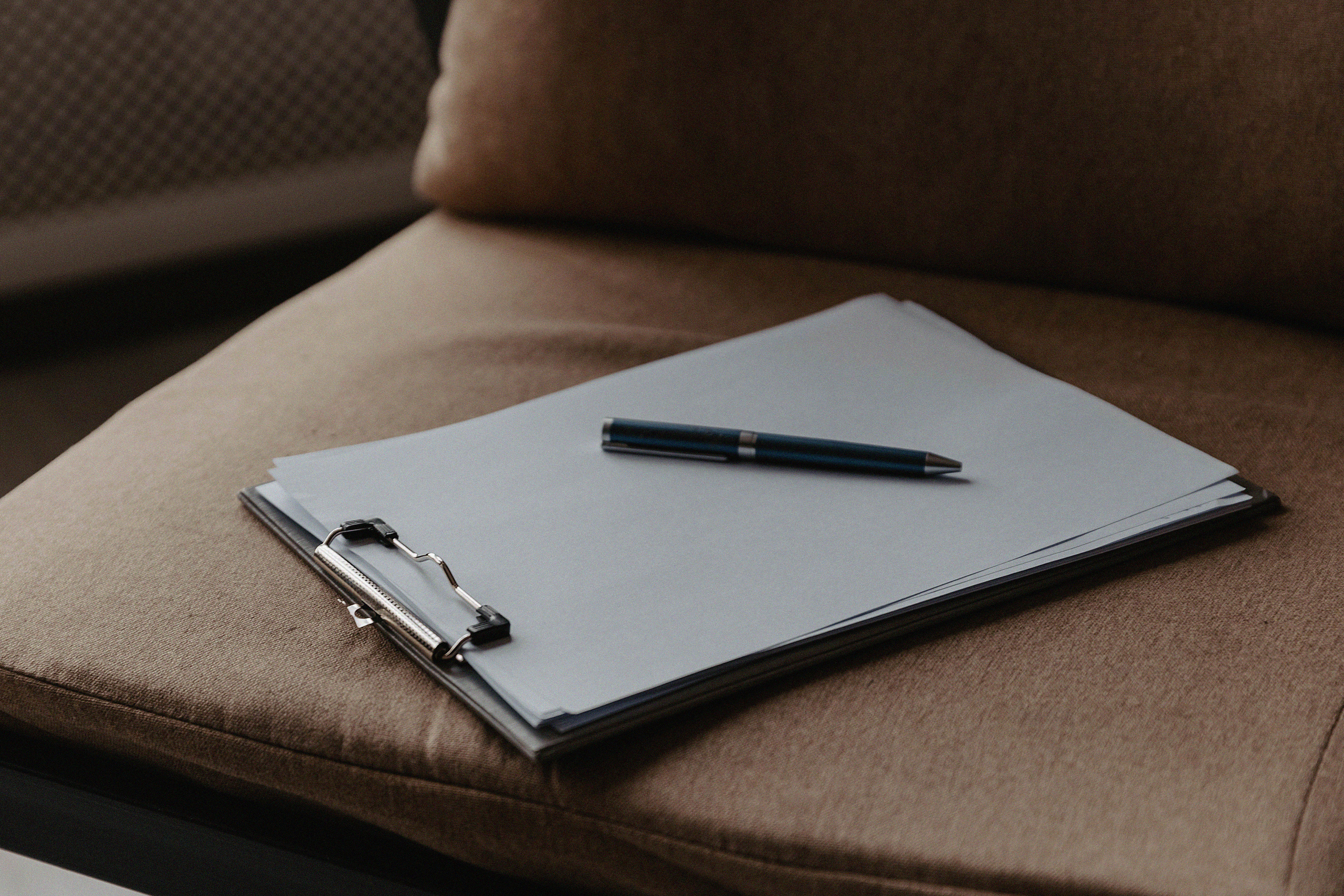 Фотосессия Артура в фотостудии Lighthub. Свадебный, семейный и портретный фотограф в Алматы, Костанай