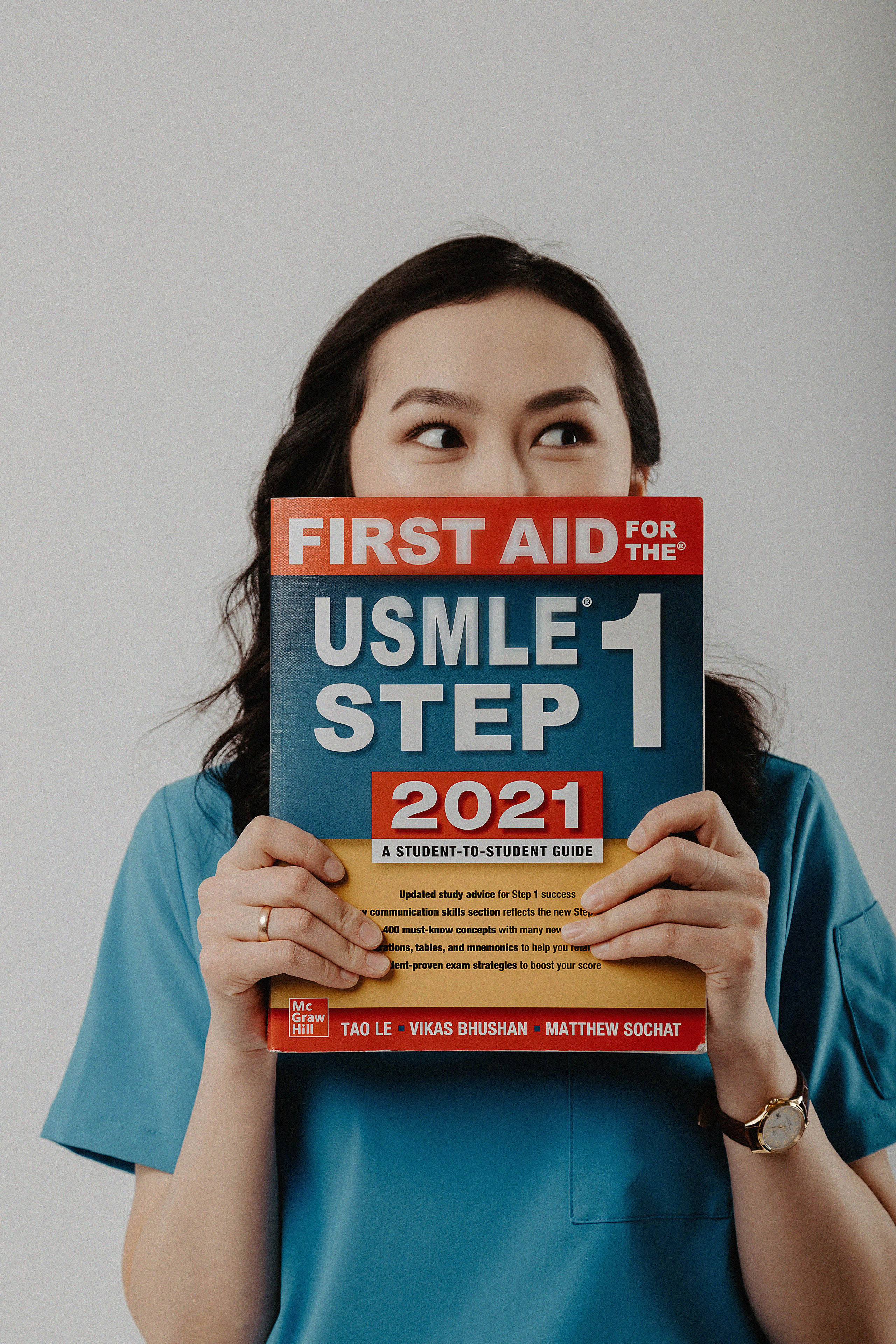 Фотосессия в фотостудии Пространство «Выпускной». Свадебный, семейный и портретный фотограф в Алматы, Костанай