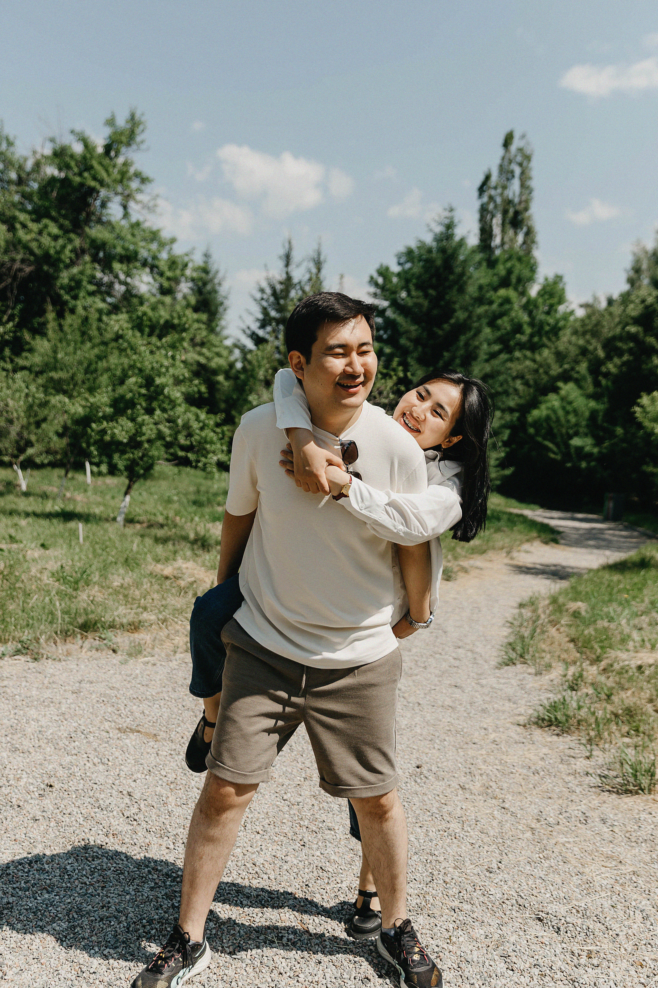 Семейная фотосессия в Ботаническом саду Артура, Алтынай и Алана. Свадебный, семейный и портретный фотограф в Алматы, Костанай