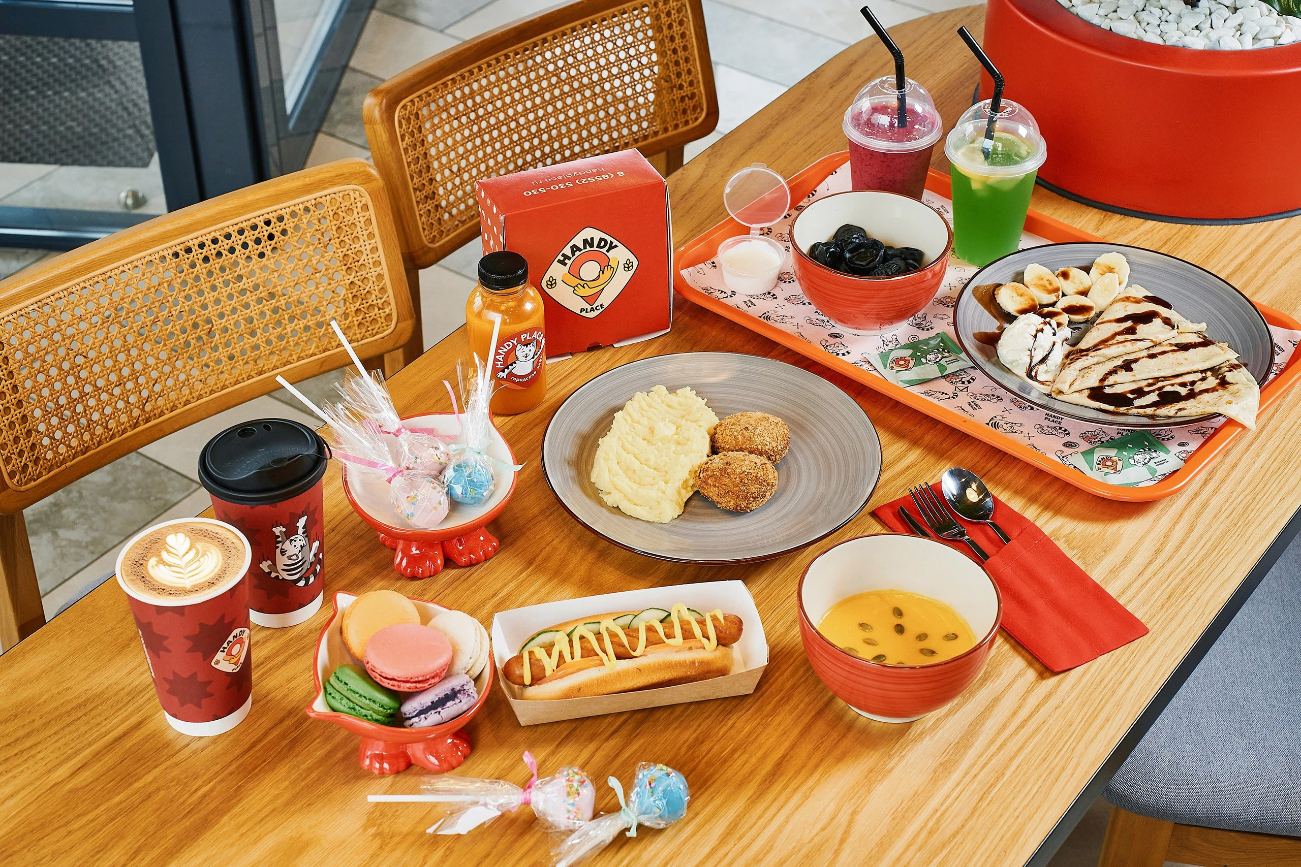 Айдентика HANDY PLACE. Foodcase.pro