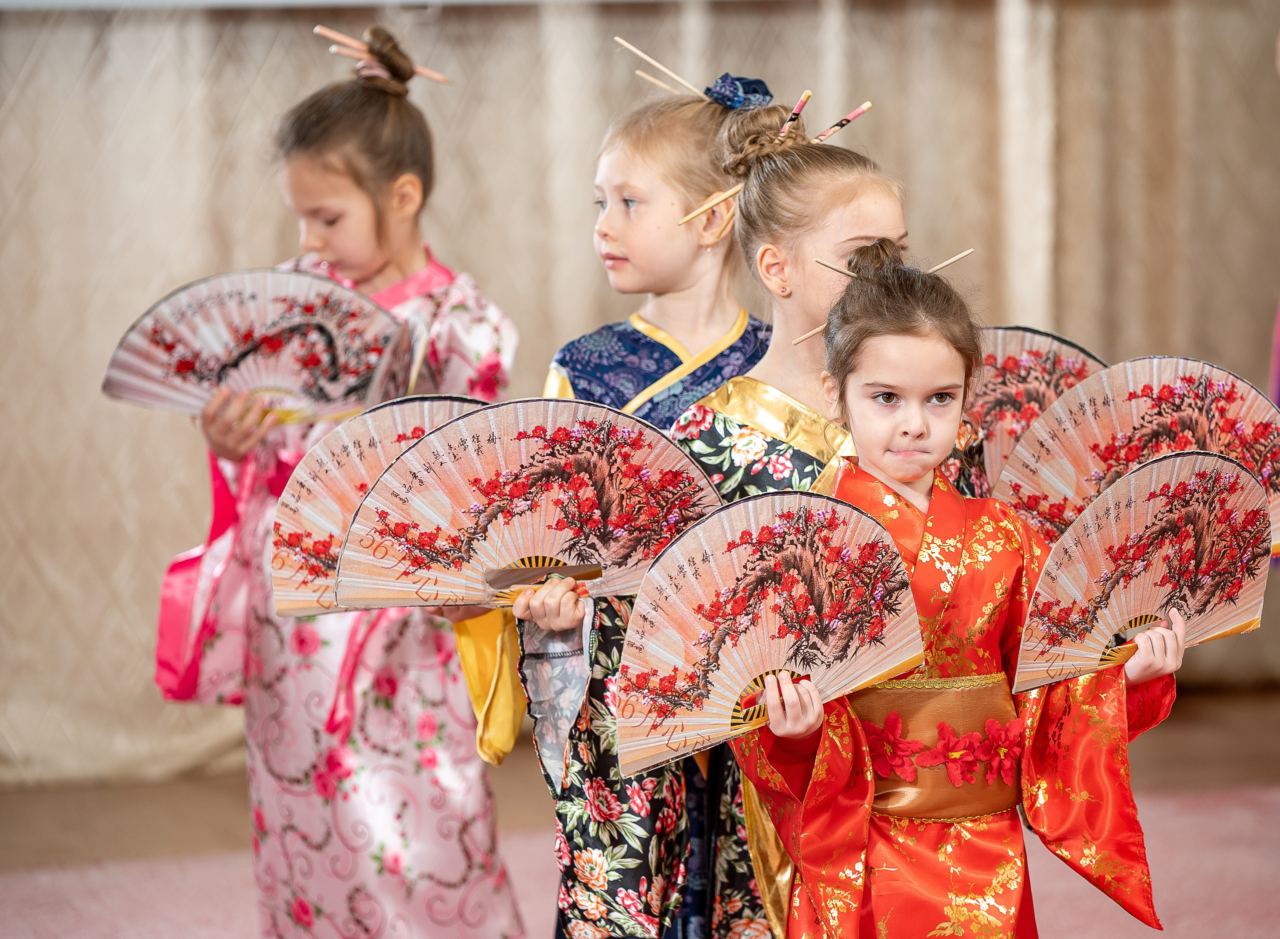 Утренники в детском саду. Ваш фотограф Саша Шапулина