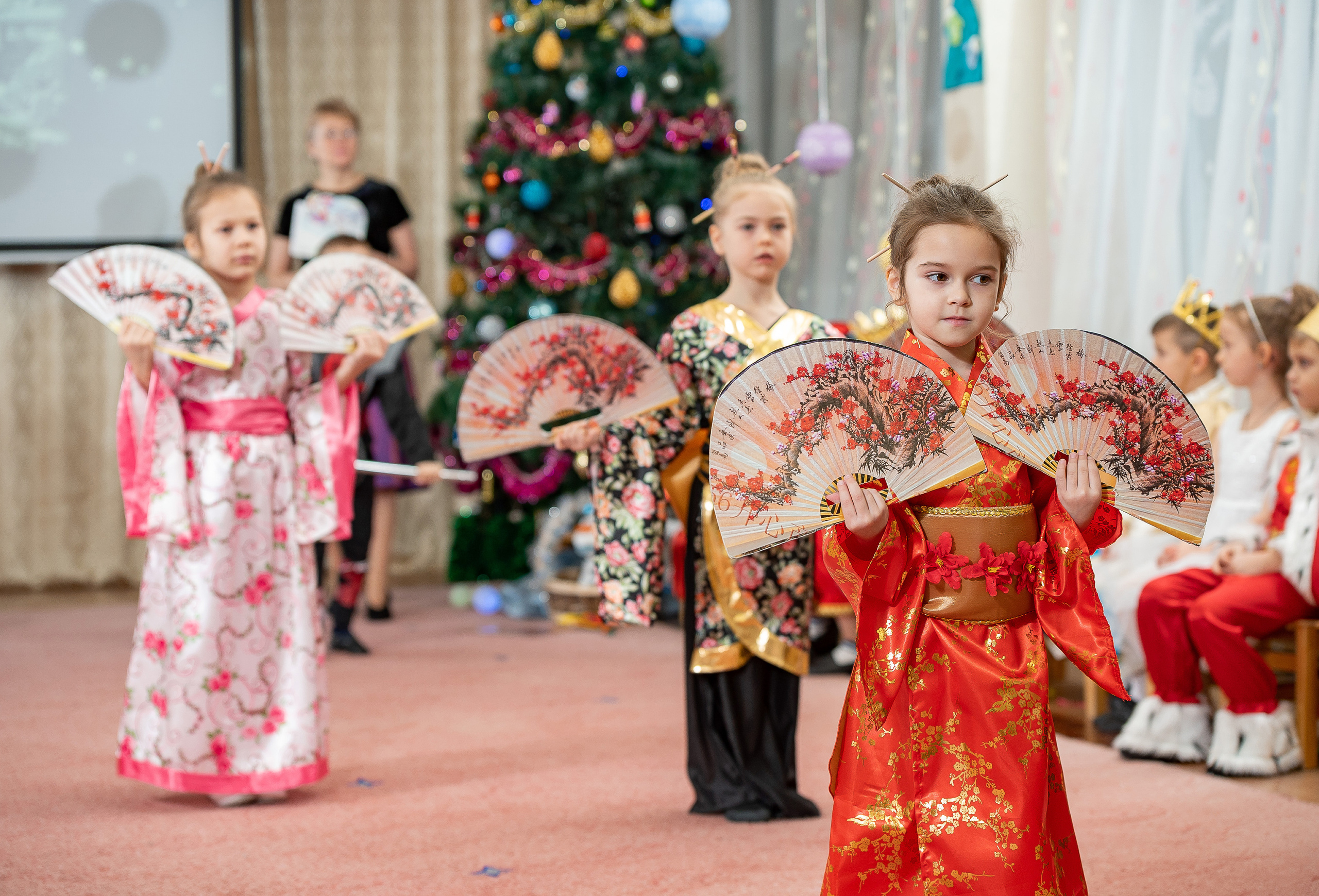 Утренники в детском саду. Ваш фотограф Саша Шапулина