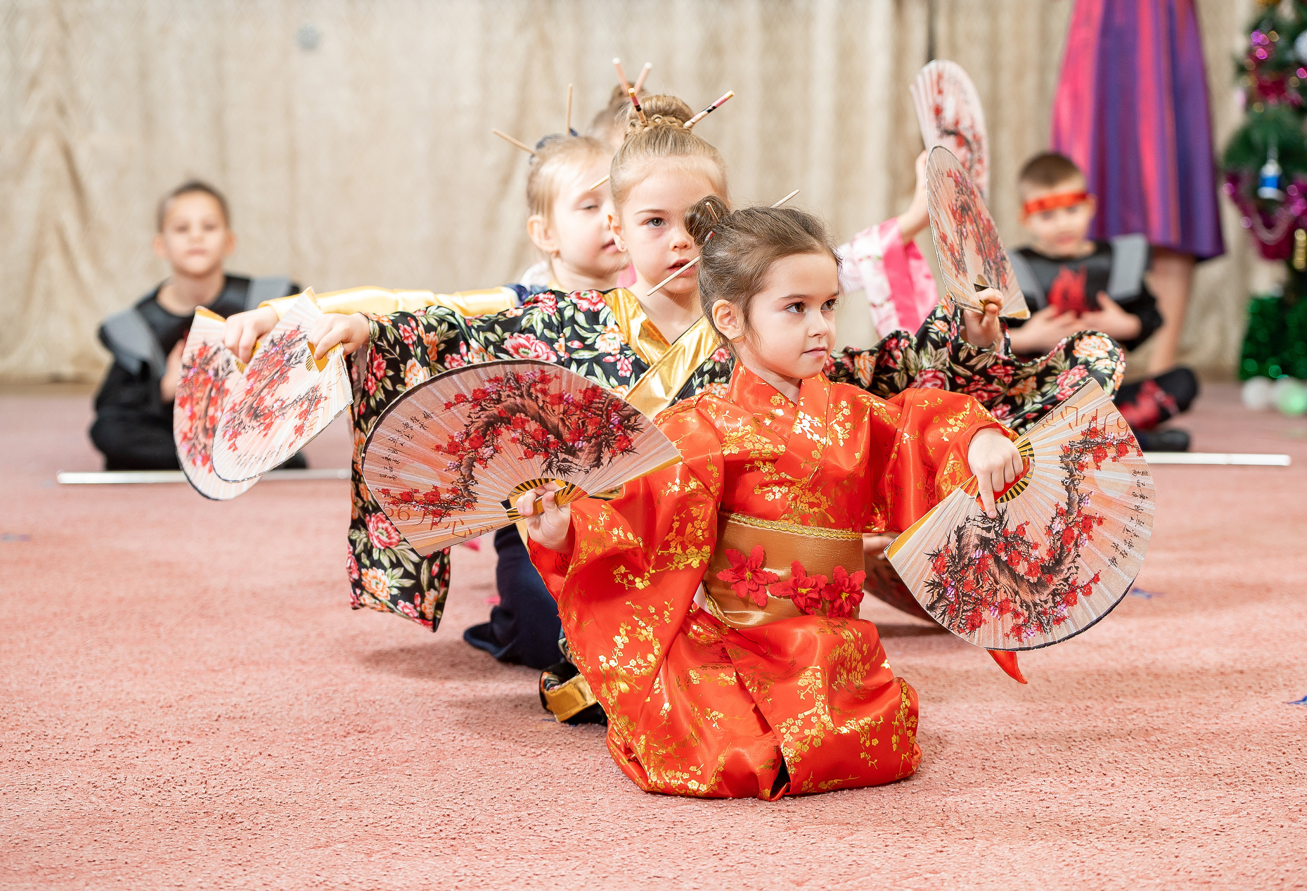 Утренники в детском саду. Ваш фотограф Саша Шапулина
